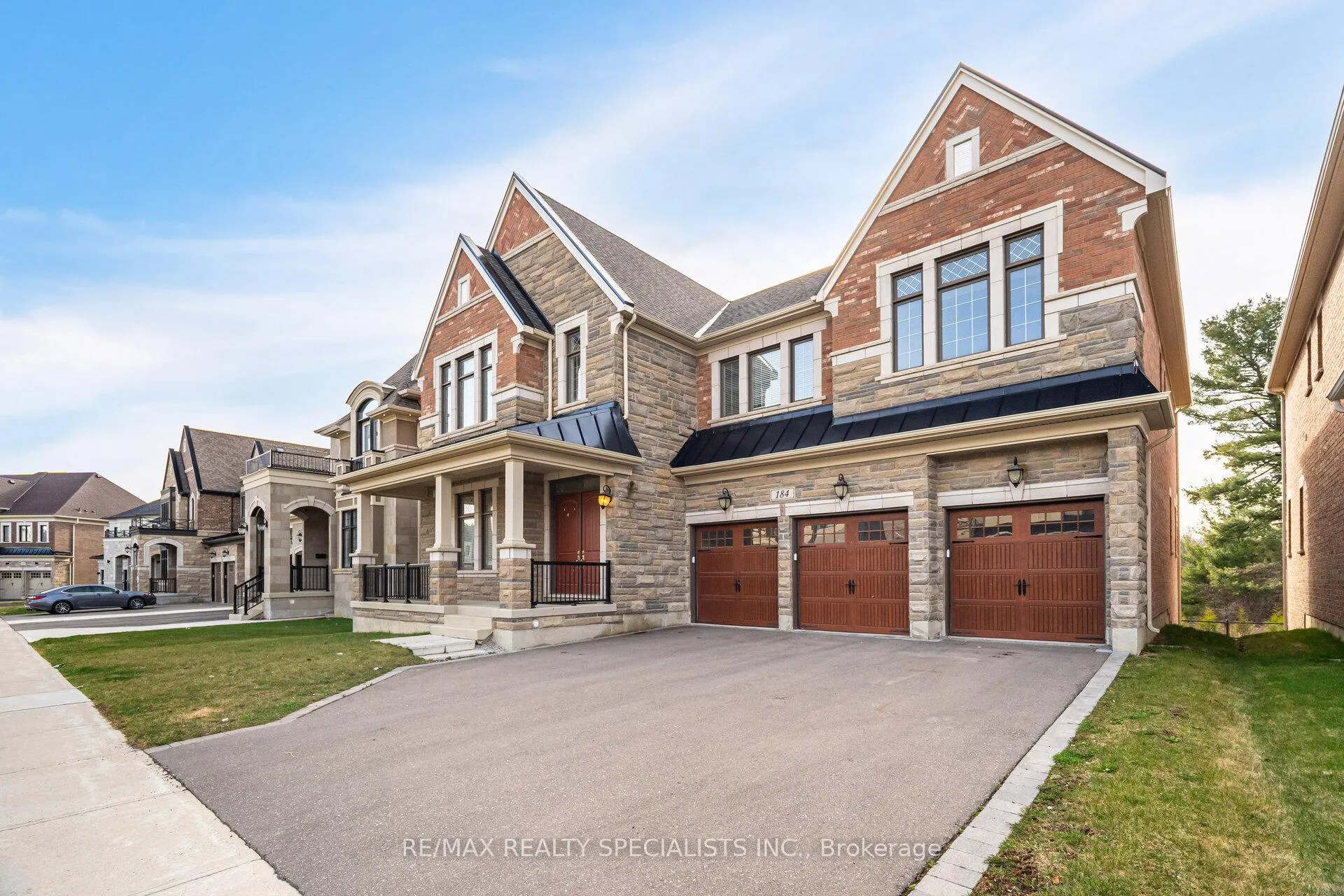 Photo 2 of 184 First Nations Trail, Vaughan, Kleinburg — HOMEH