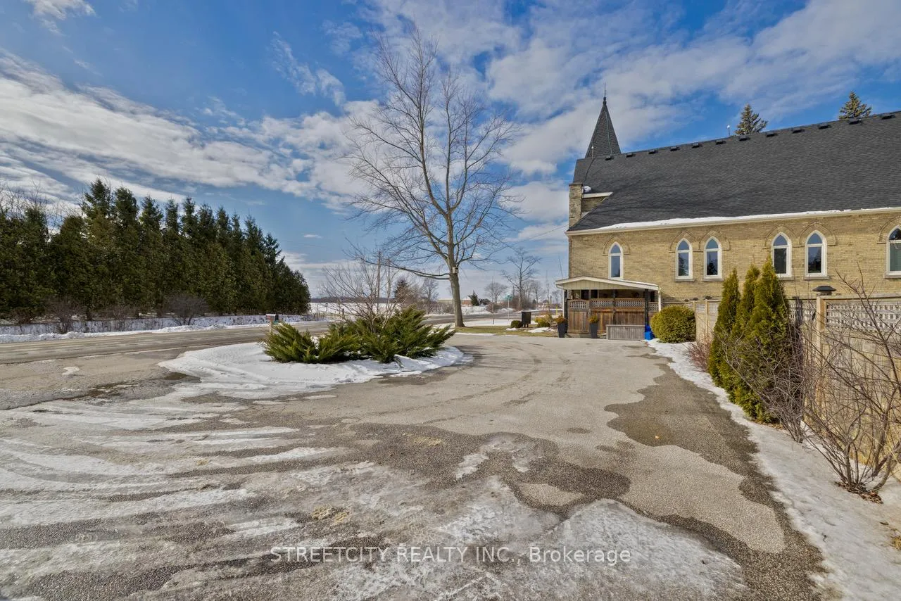 Photo 2 of 2400 La Salle Line, St. Clair — HOMEH