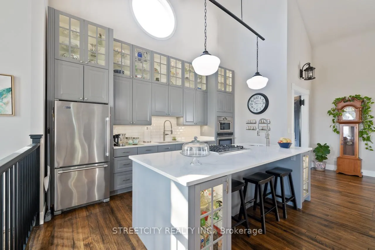 Photo 8 of 2400 La Salle Line, St. Clair — HOMEH