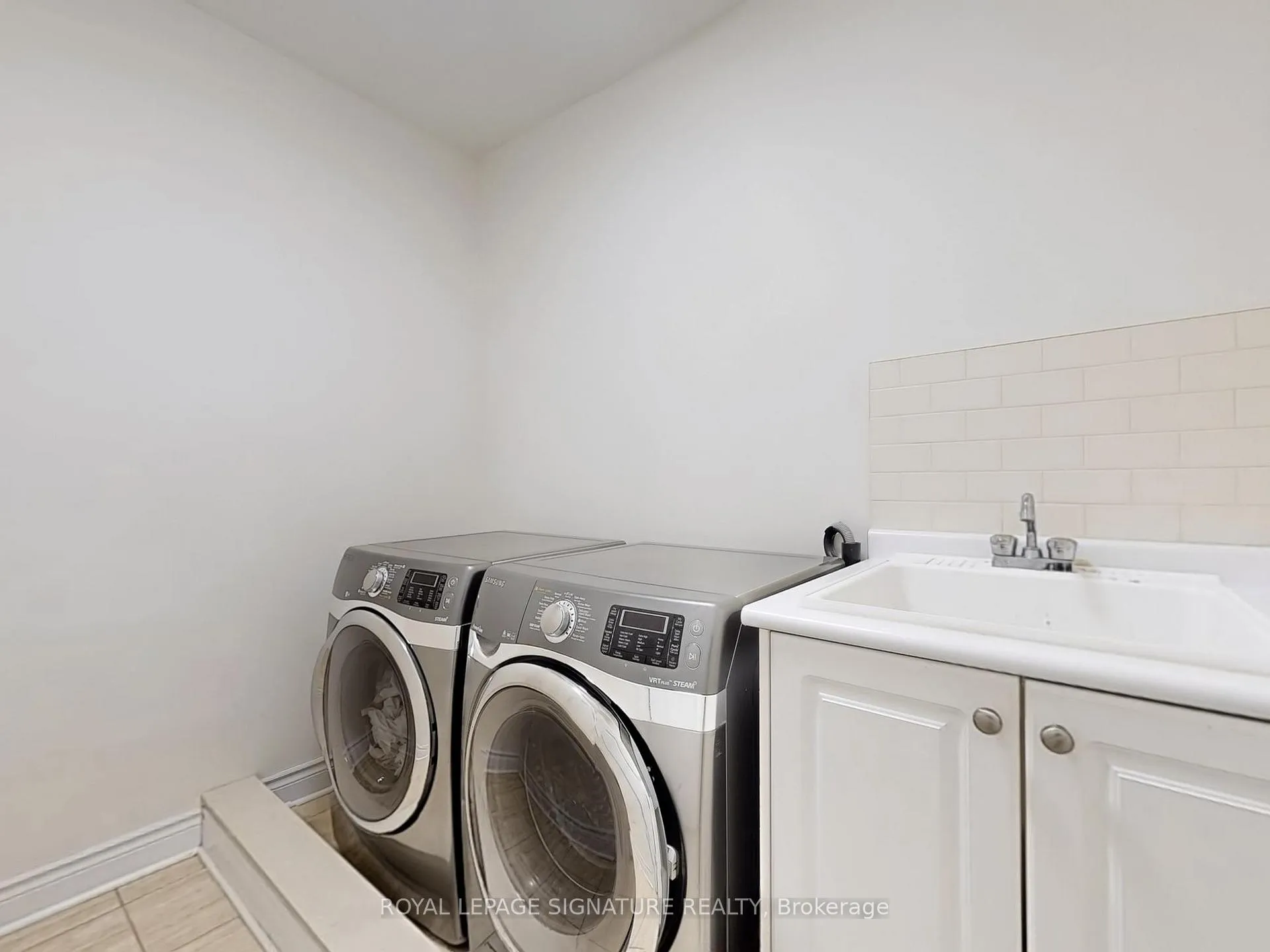 Photo 24 of 45 Jazz Drive, Vaughan, Patterson — HOMEH