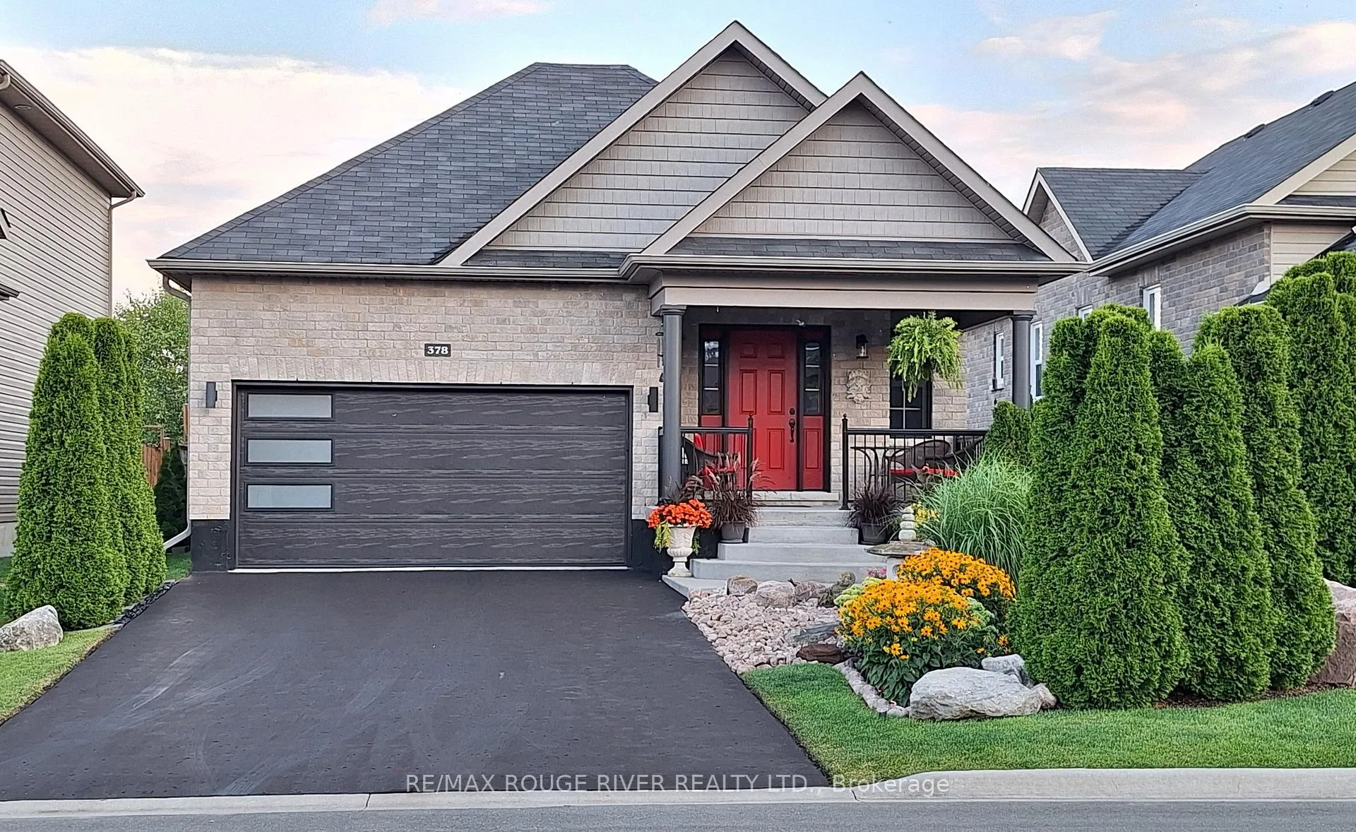 Front of 378 Lonsberry Drive