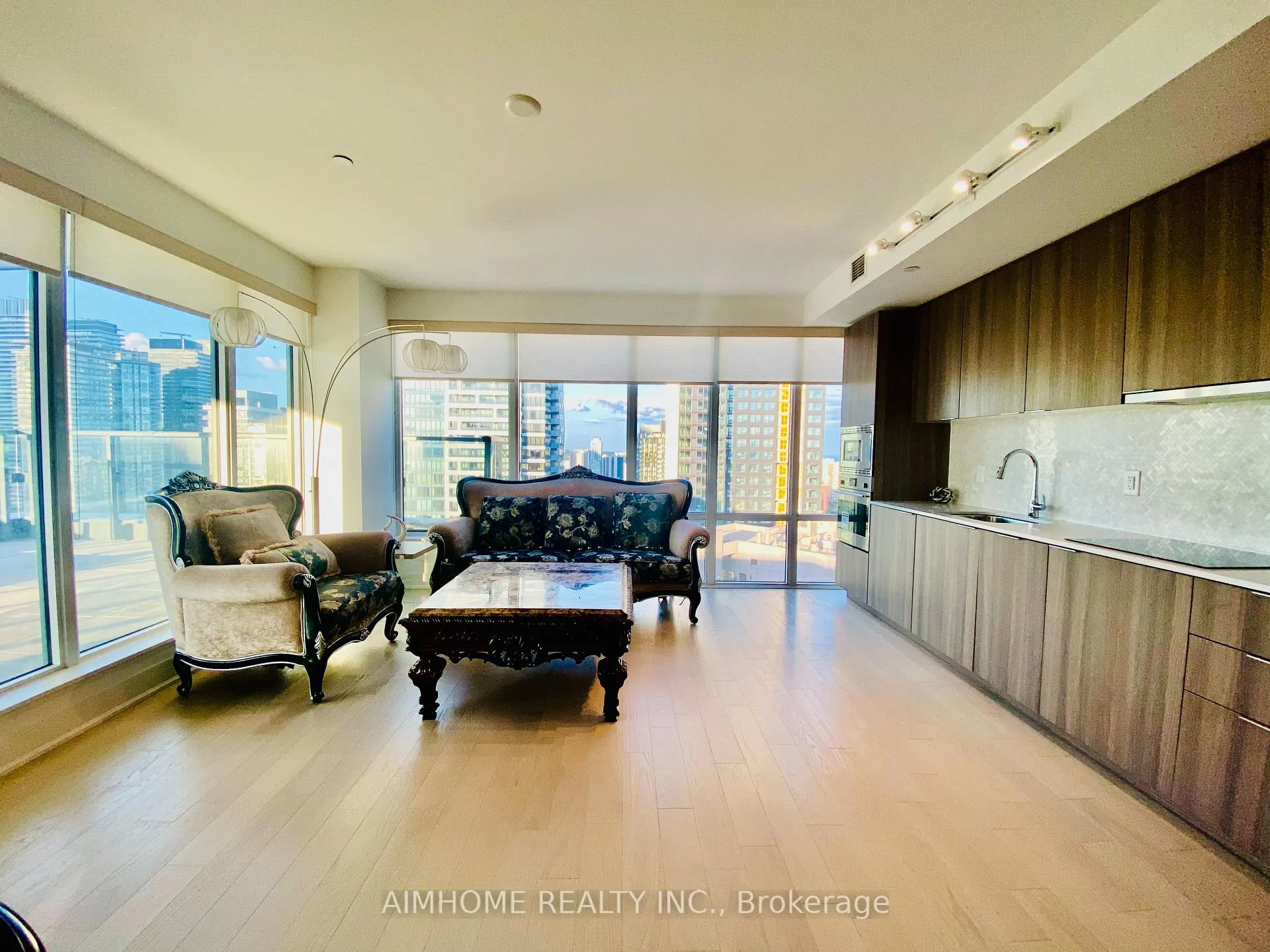 Front of Unit 3208, 955 Bay Street
