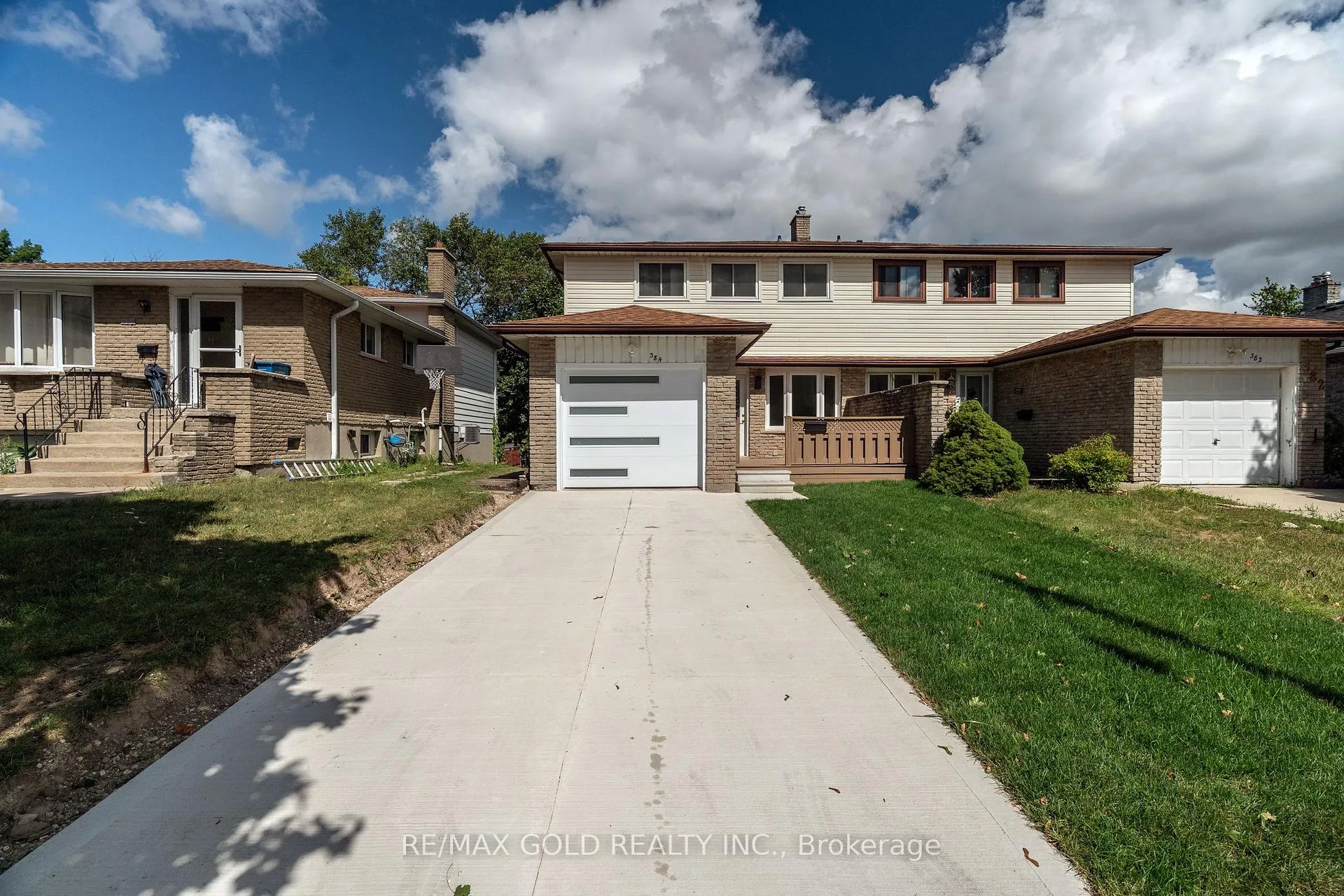 Photo 3 of 384 Westwood Drive, Kitchener — HOMEH