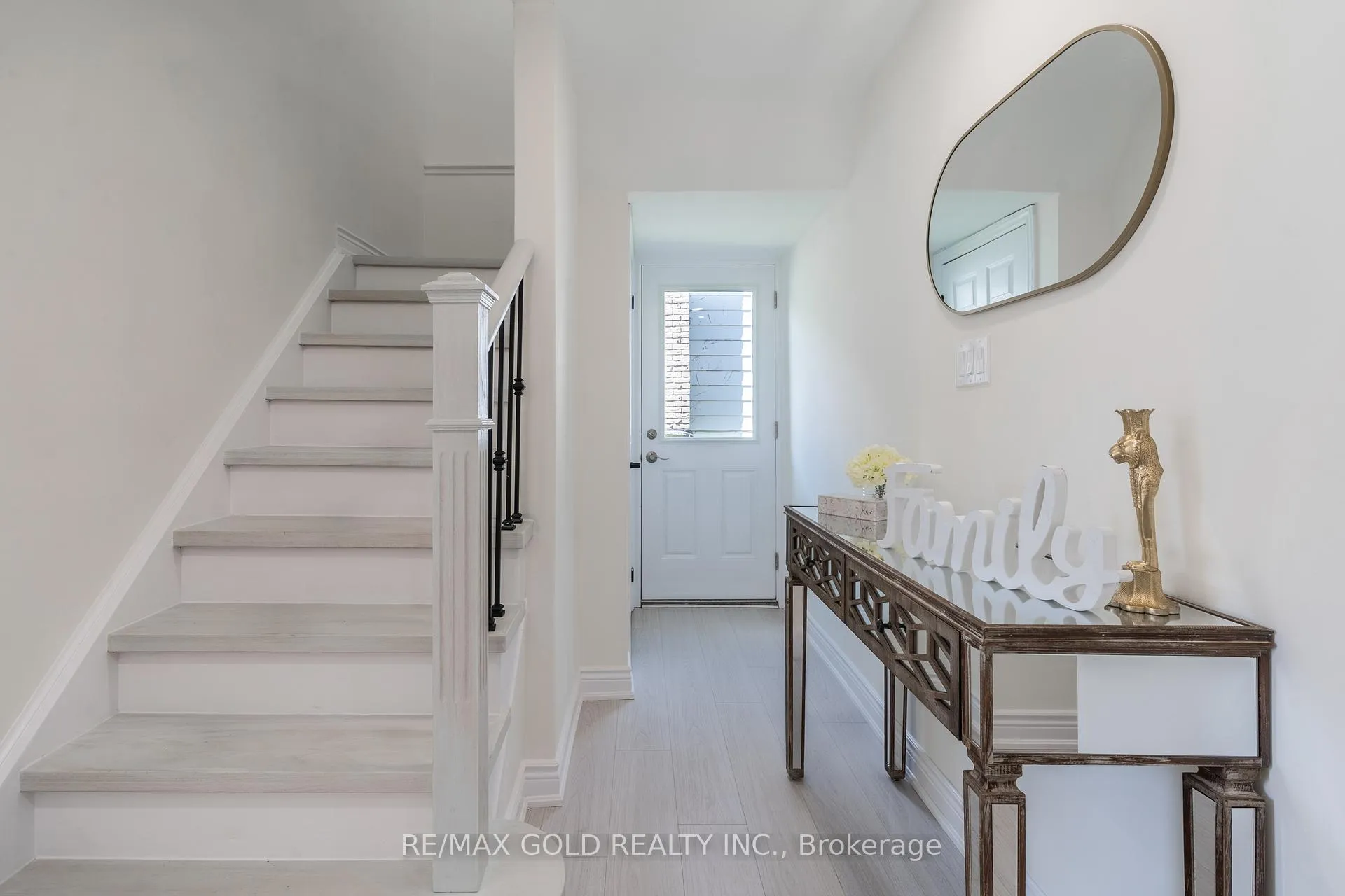 Photo 5 of 384 Westwood Drive, Kitchener — HOMEH