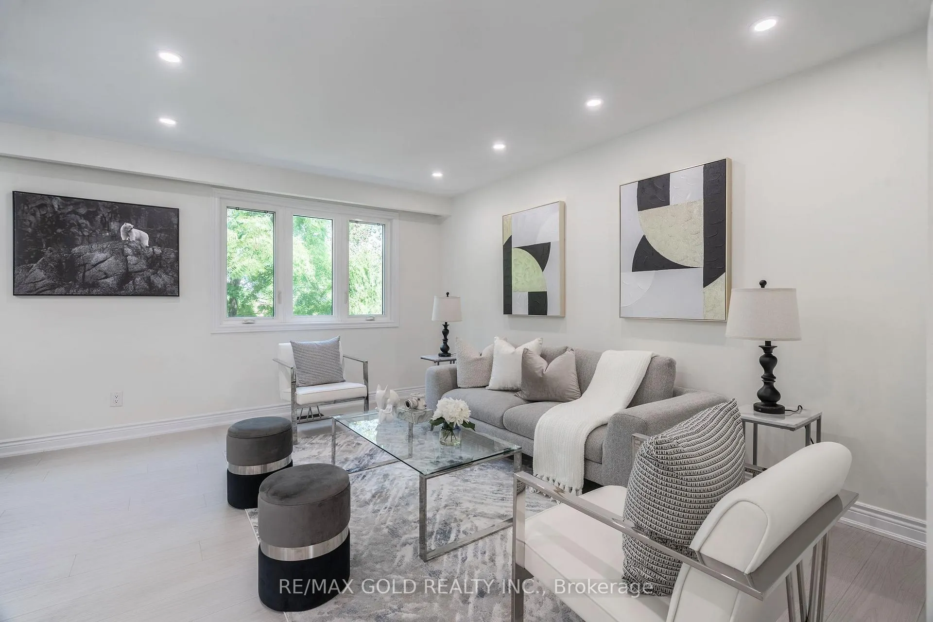 Photo 7 of 384 Westwood Drive, Kitchener — HOMEH