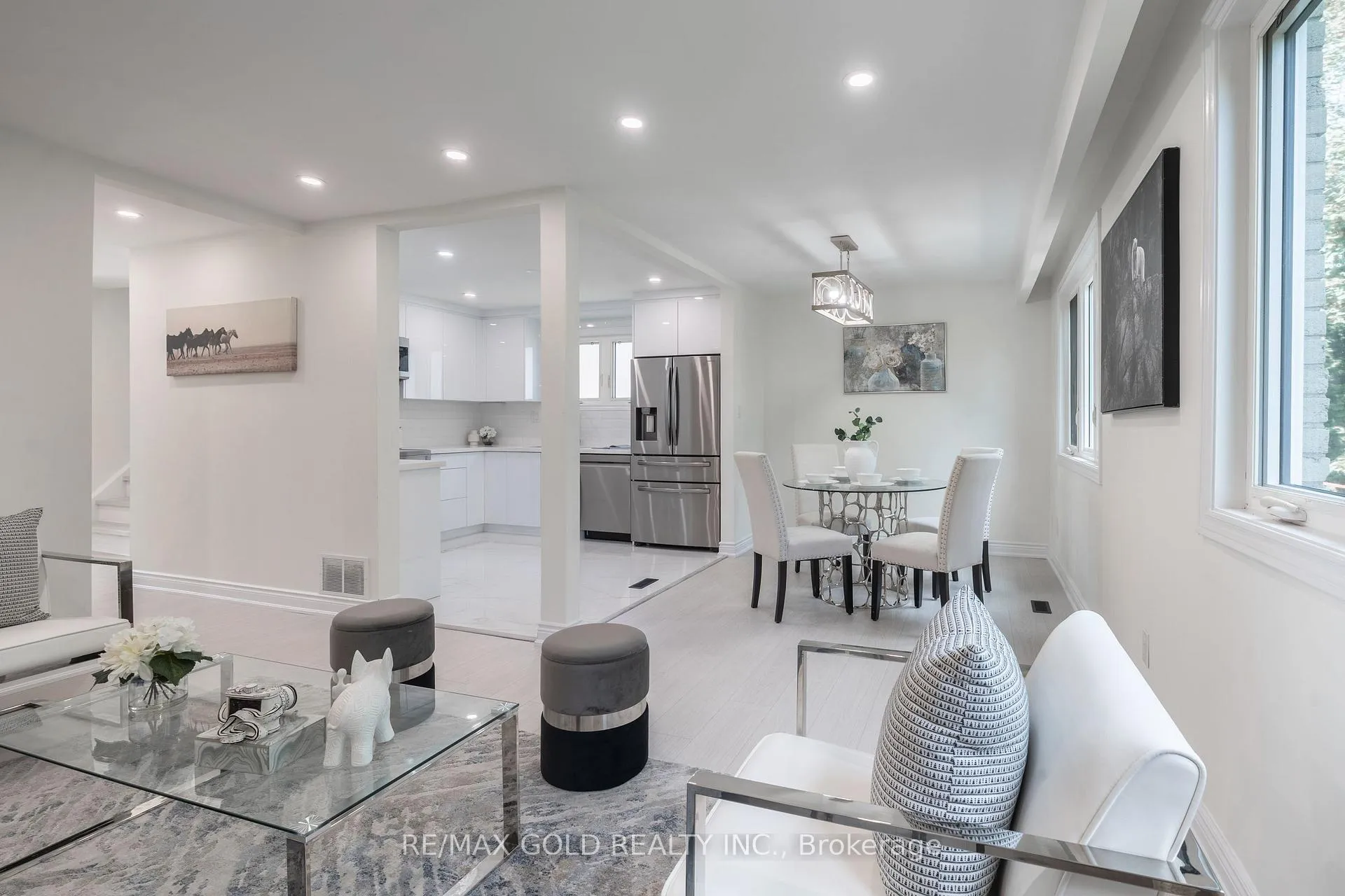 Photo 10 of 384 Westwood Drive, Kitchener — HOMEH
