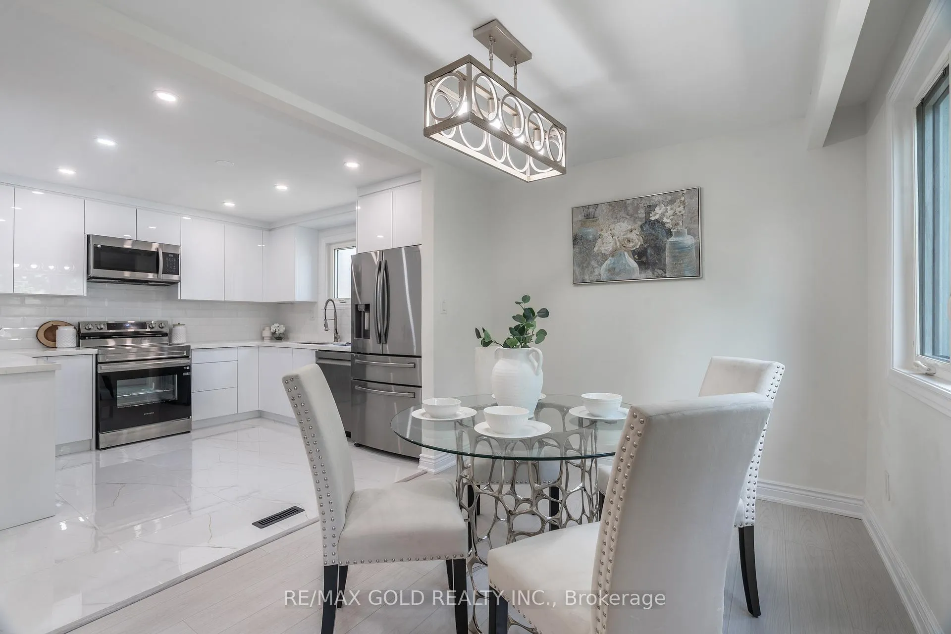 Photo 12 of 384 Westwood Drive, Kitchener — HOMEH