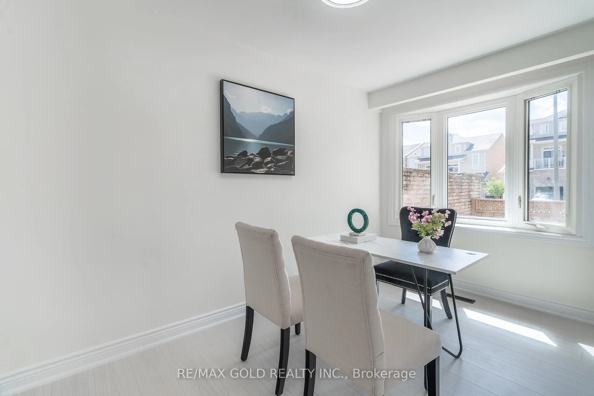 Photo 18 of 384 Westwood Drive, Kitchener — HOMEH