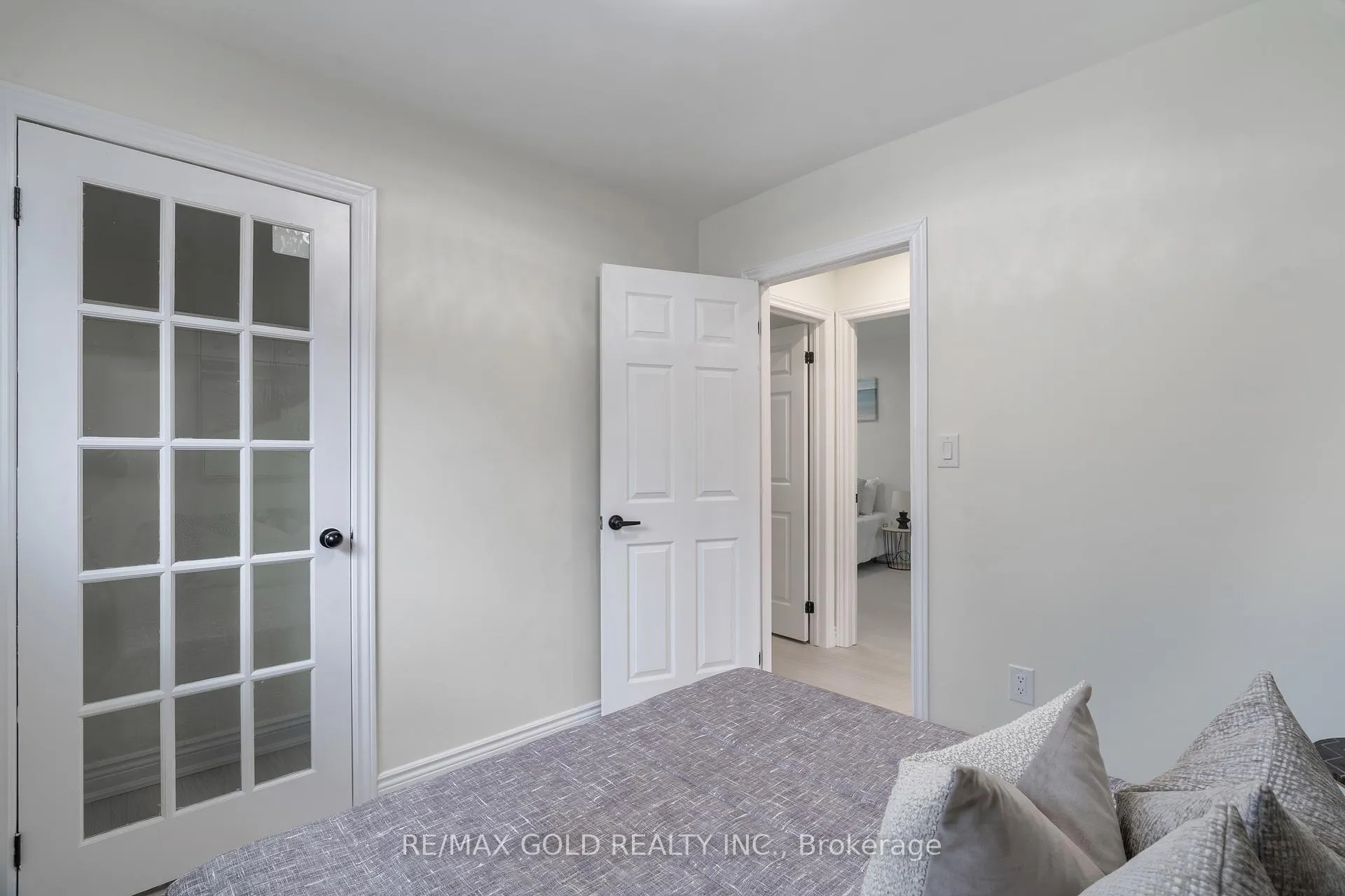 Photo 26 of 384 Westwood Drive, Kitchener — HOMEH