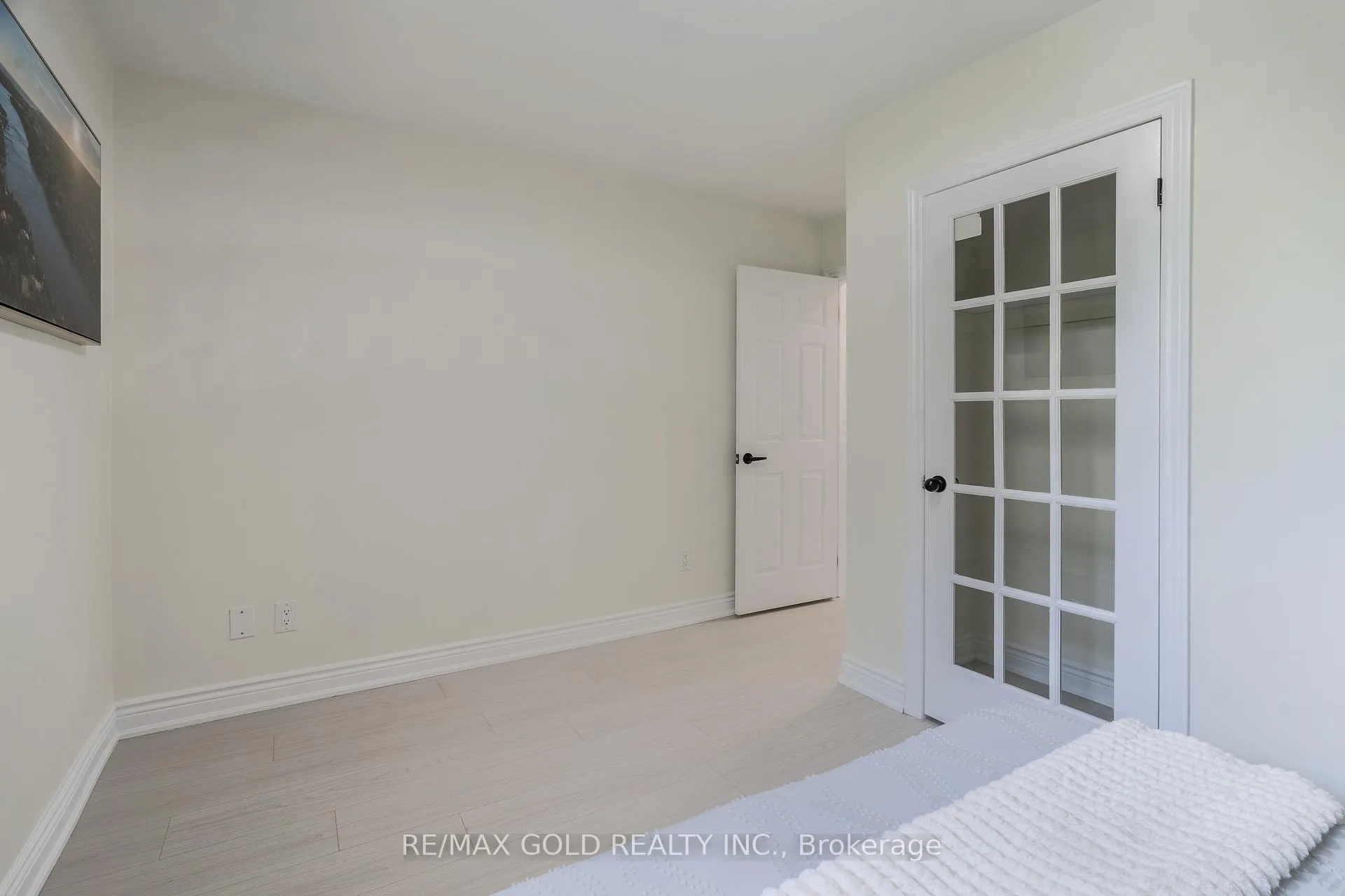 Photo 30 of 384 Westwood Drive, Kitchener — HOMEH
