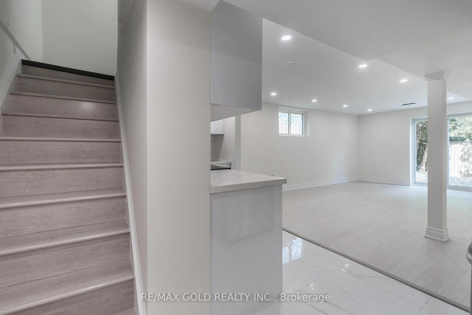 Photo 32 of 384 Westwood Drive, Kitchener — HOMEH