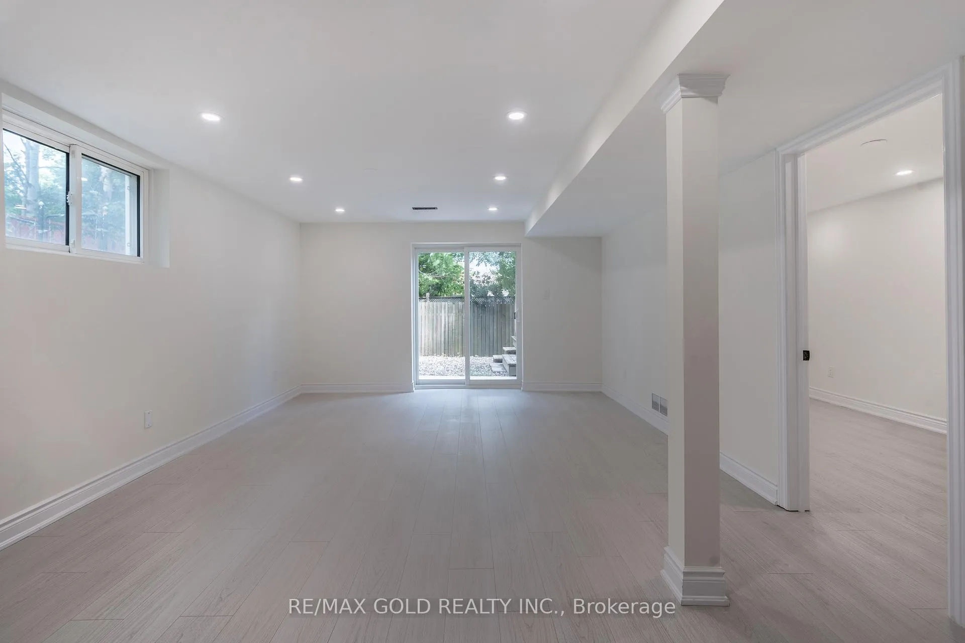 Photo 33 of 384 Westwood Drive, Kitchener — HOMEH
