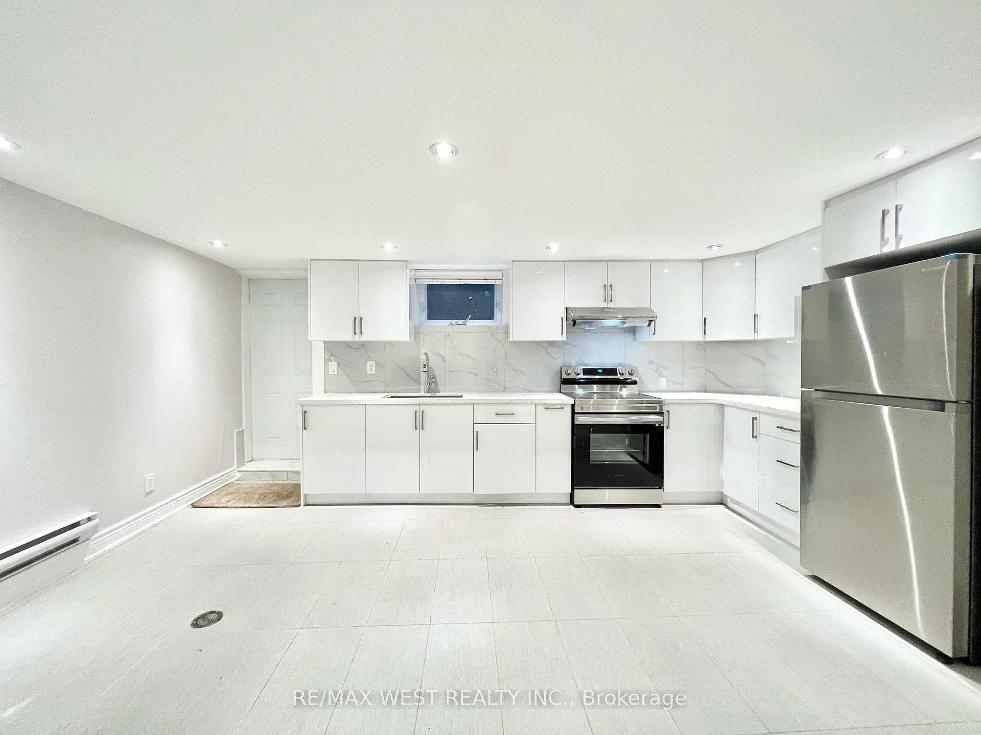 Photo 2 of Unit Lower, 1954 Danforth Avenue, Toronto, East End-Danforth — HOMEH