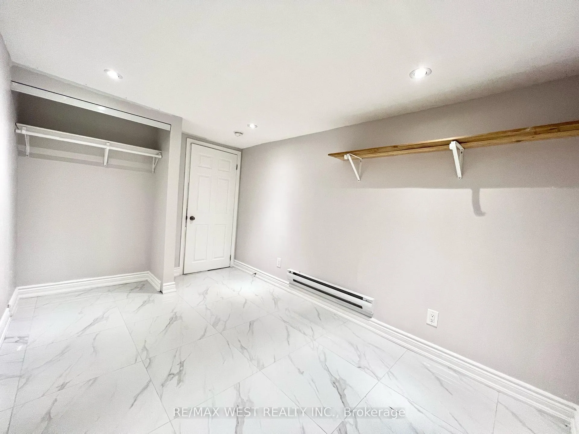 Photo 10 of Unit Lower, 1954 Danforth Avenue, Toronto, East End-Danforth — HOMEH