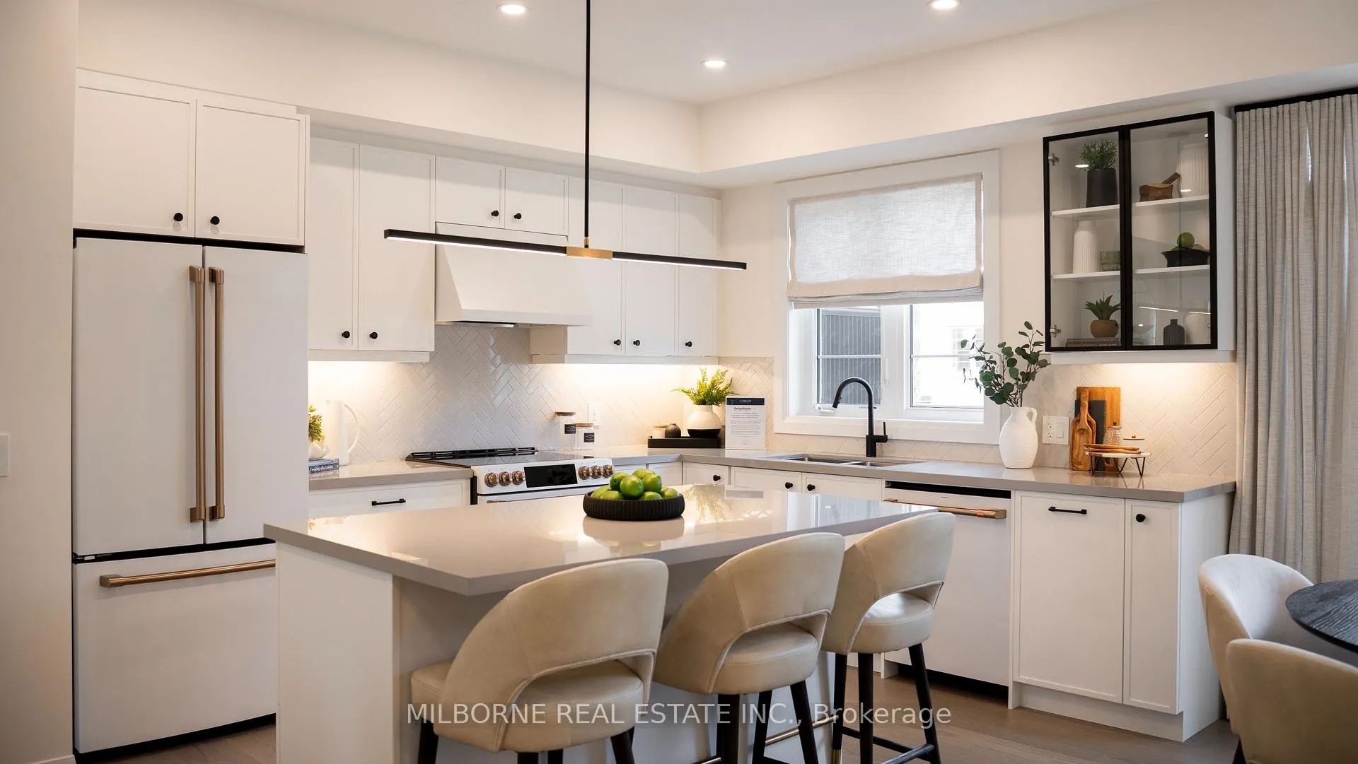 Photo 3 of 52 Fred Beaton Place, King, King City — HOMEH