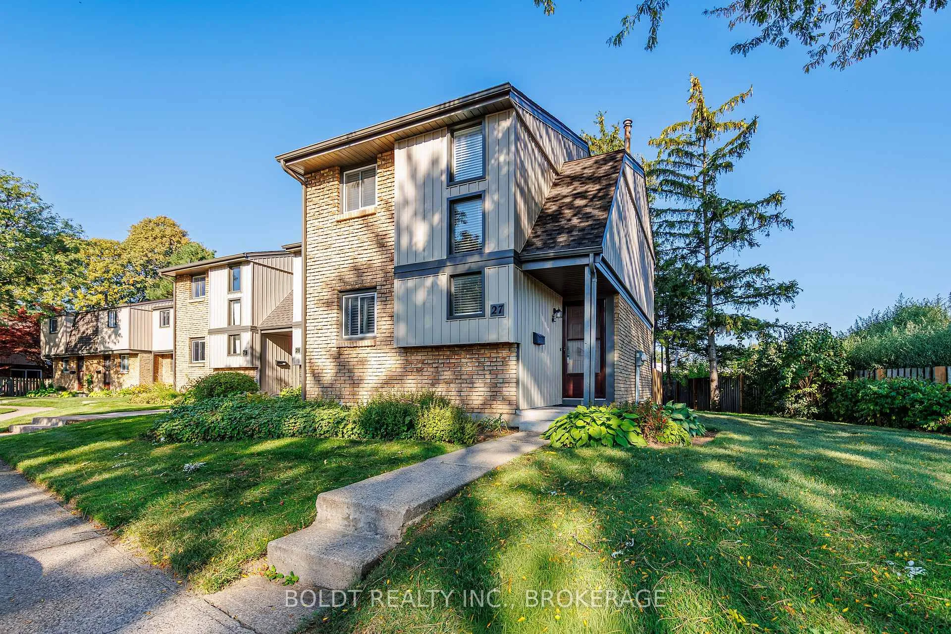 Photo 2 of Unit 27, 302 Vine Street, St. Catharines, Carlton/Bunting — HOMEH