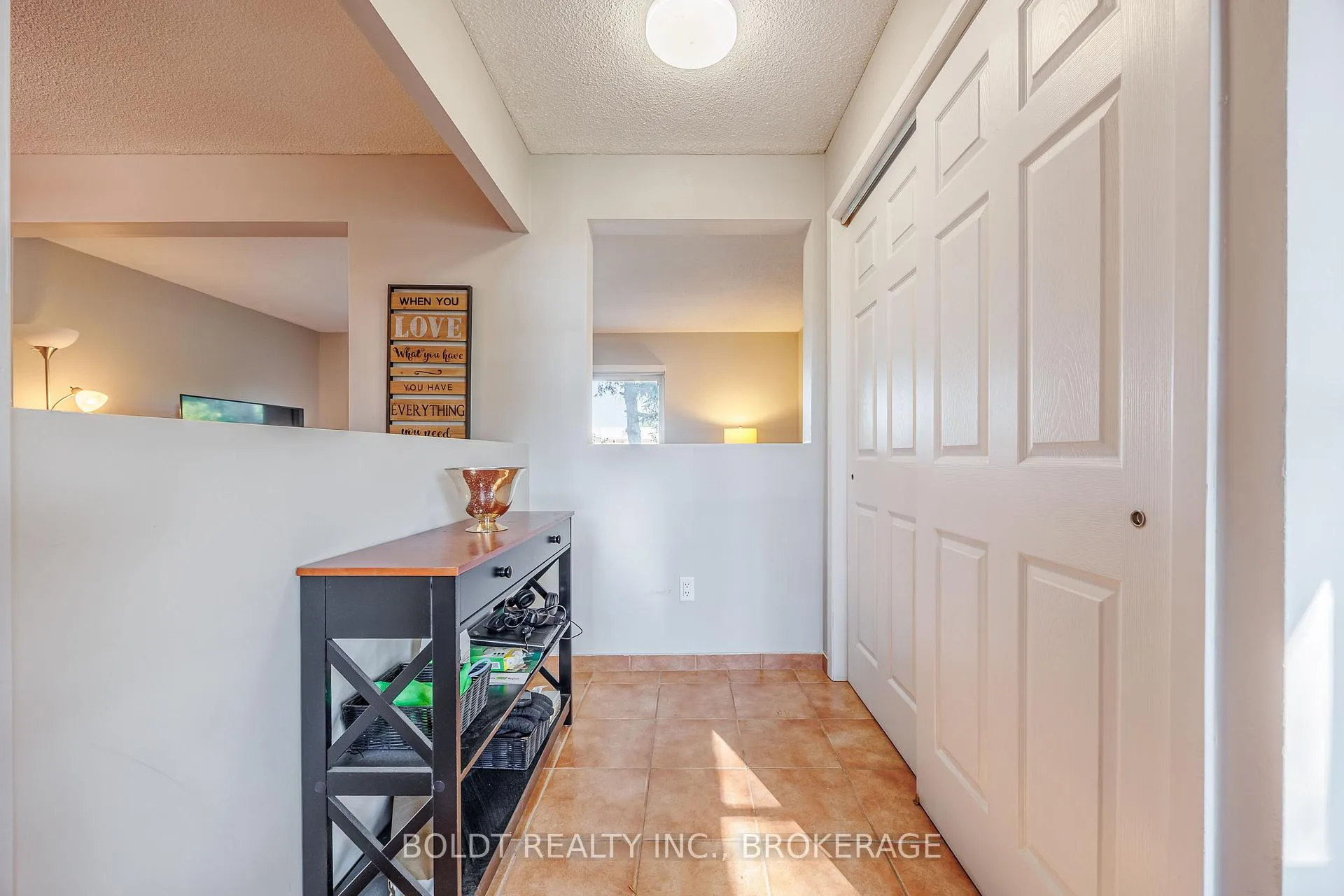 Photo 4 of Unit 27, 302 Vine Street, St. Catharines, Carlton/Bunting — HOMEH