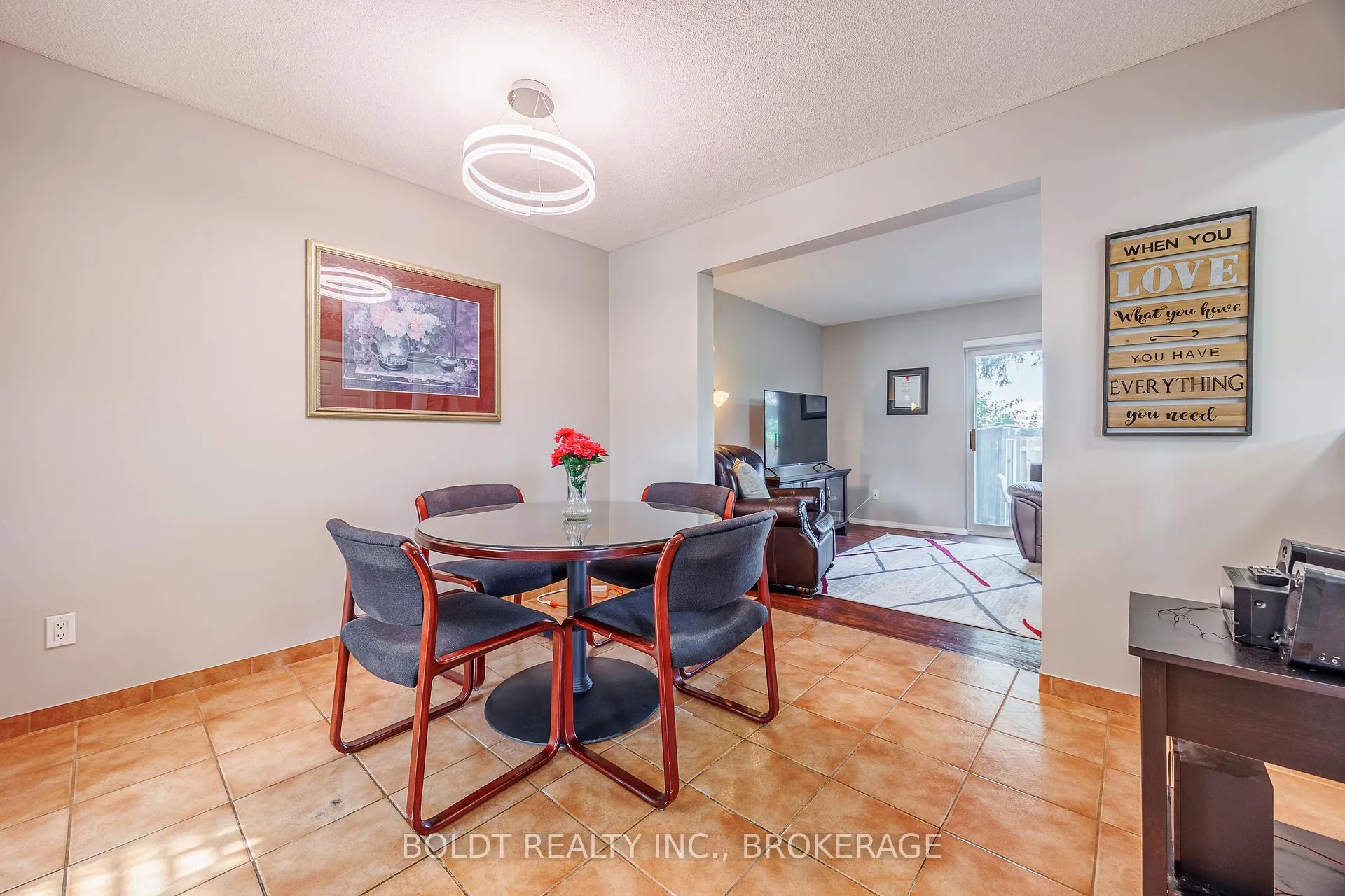 Photo 5 of Unit 27, 302 Vine Street, St. Catharines, Carlton/Bunting — HOMEH