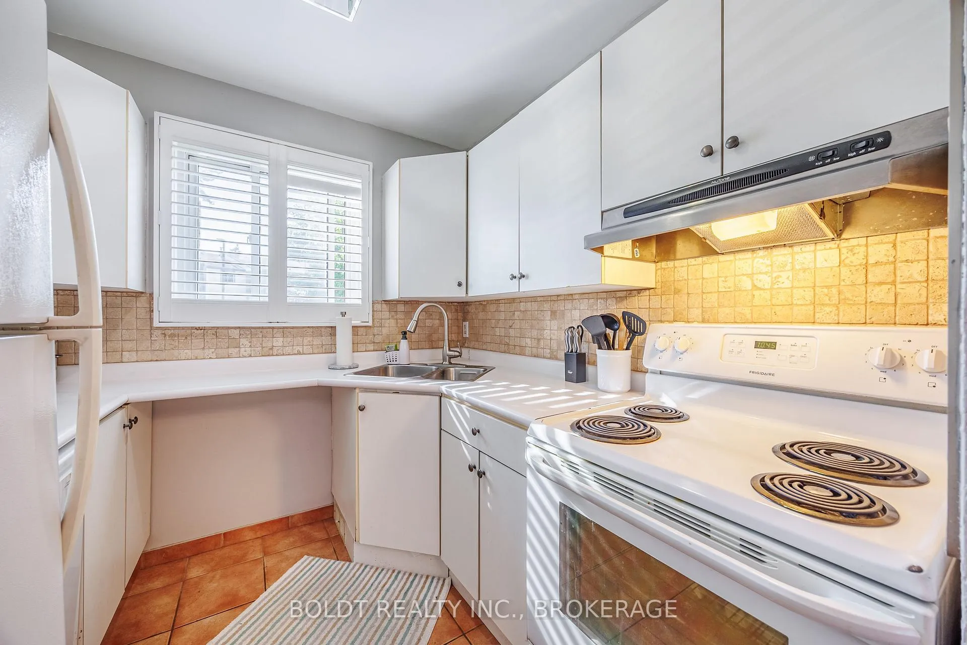 Photo 9 of Unit 27, 302 Vine Street, St. Catharines, Carlton/Bunting — HOMEH