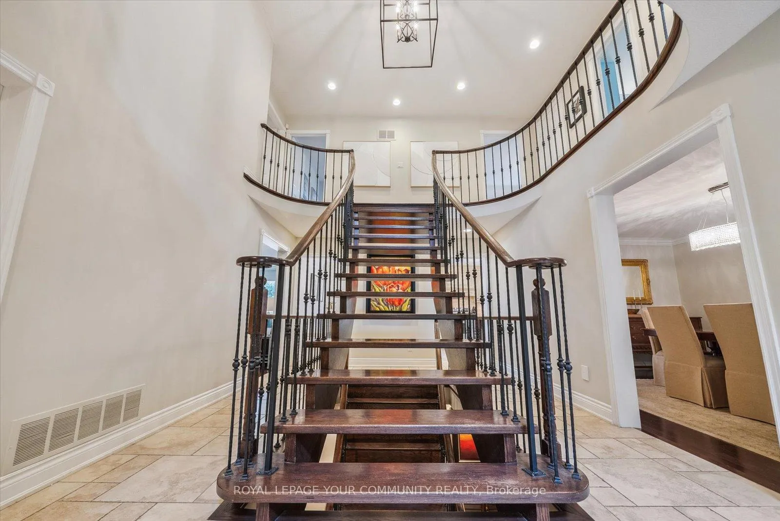 Photo 4 of 66 Palmerston Drive, Vaughan, Beverley Glen — HOMEH