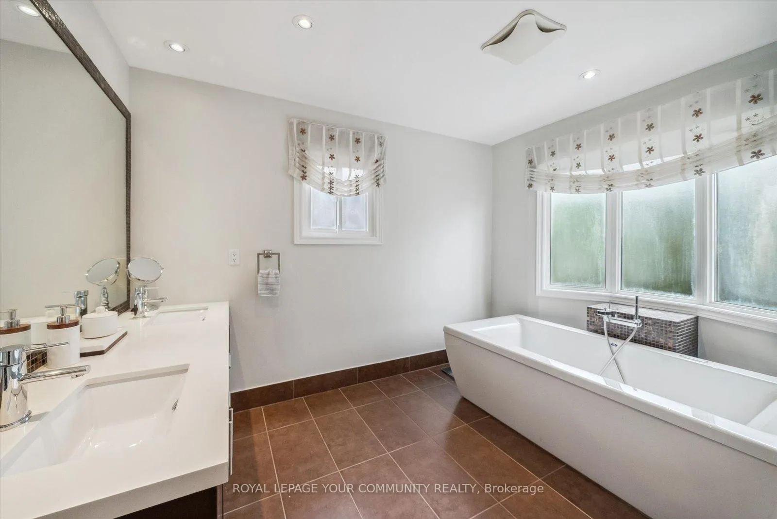 Photo 19 of 66 Palmerston Drive, Vaughan, Beverley Glen — HOMEH