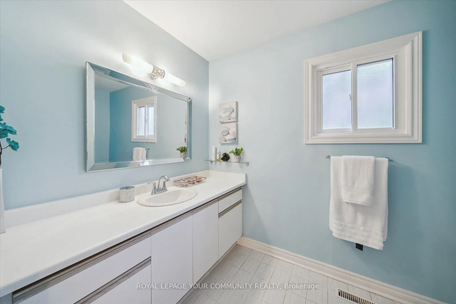 Photo 22 of 66 Palmerston Drive, Vaughan, Beverley Glen — HOMEH