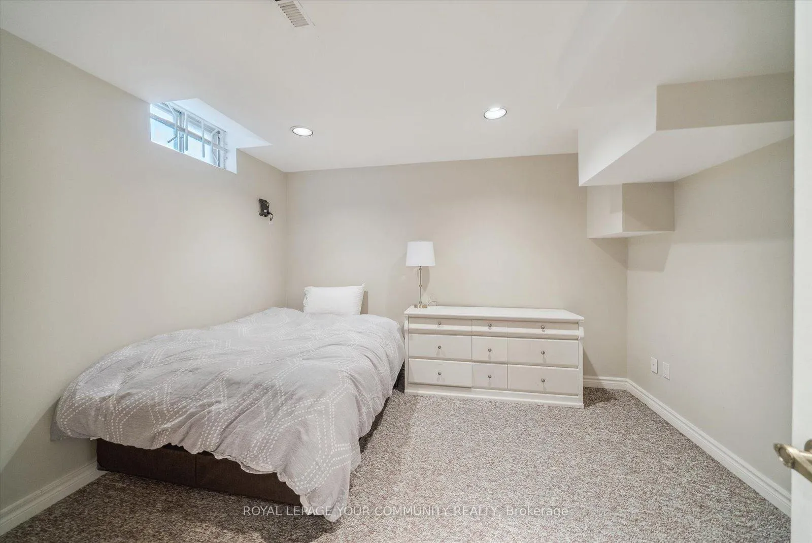 Photo 34 of 66 Palmerston Drive, Vaughan, Beverley Glen — HOMEH