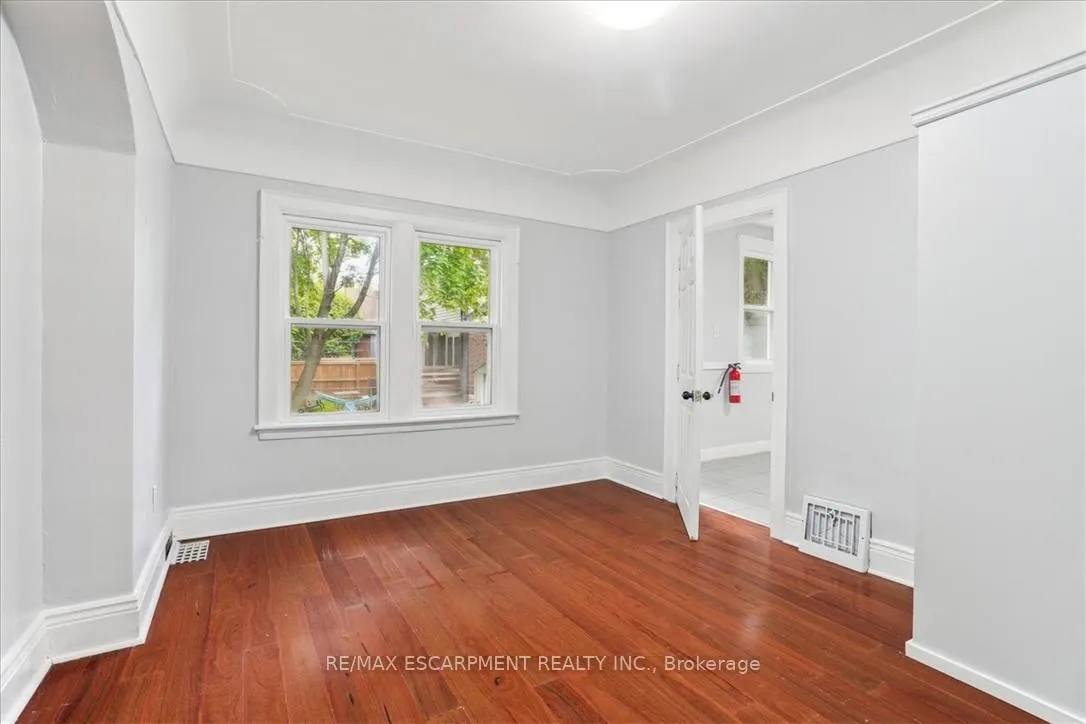 Photo 14 of 1160 King Street W, Hamilton, Westdale — HOMEH