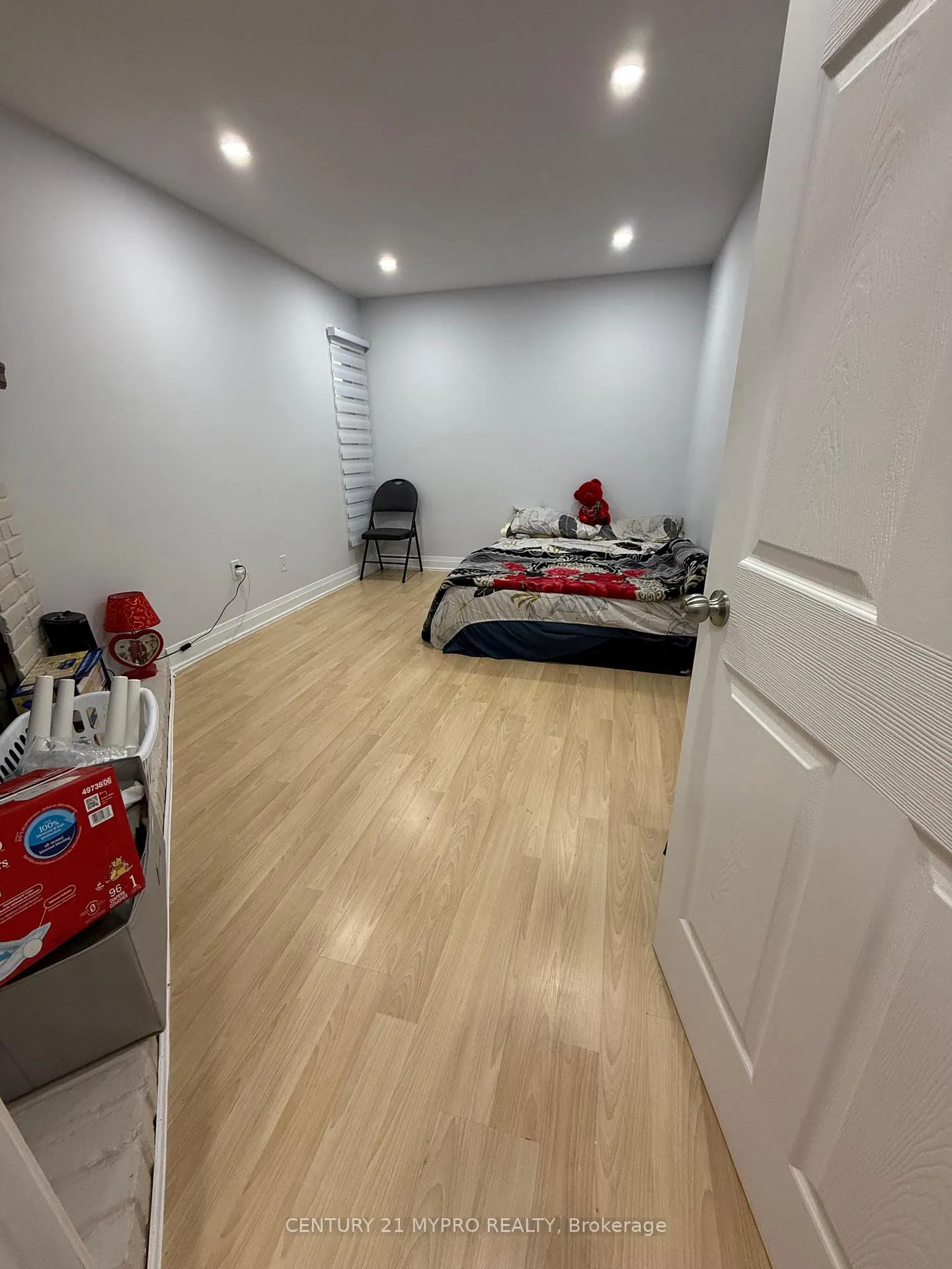 Photo 4 of Unit Room 1, 20 Wright Crescent, Ajax, Central — HOMEH