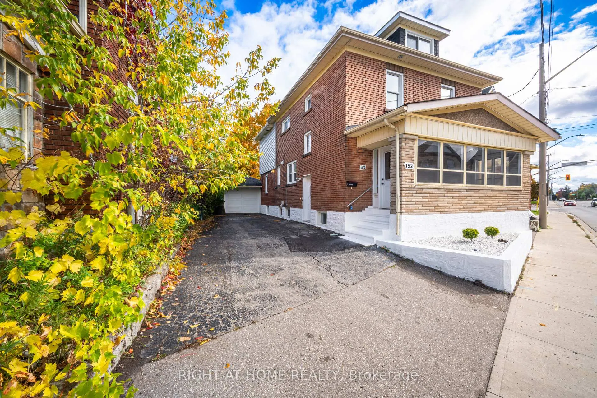 Photo 3 of 152 Weber Street E, Kitchener — HOMEH