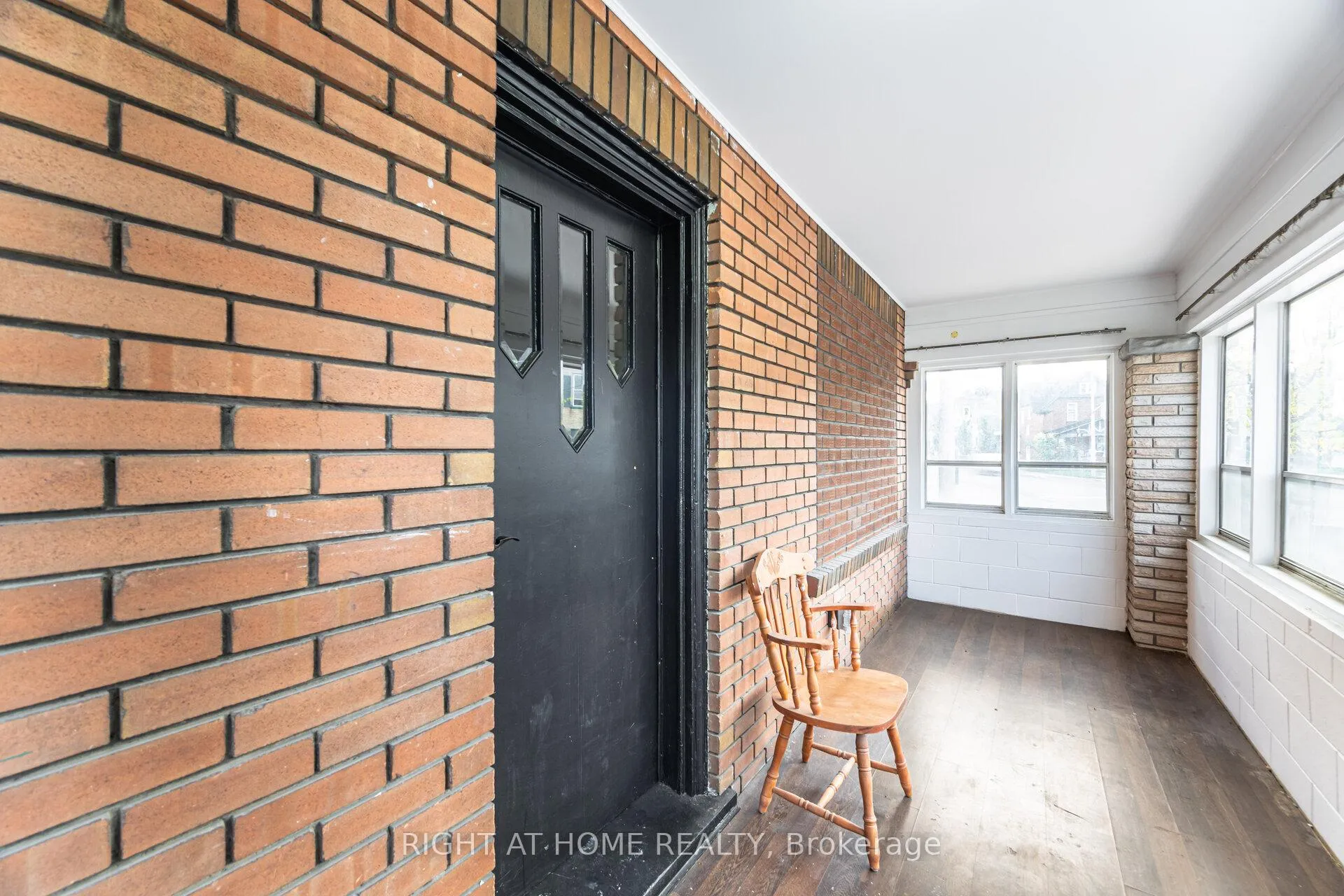 Photo 5 of 152 Weber Street E, Kitchener — HOMEH