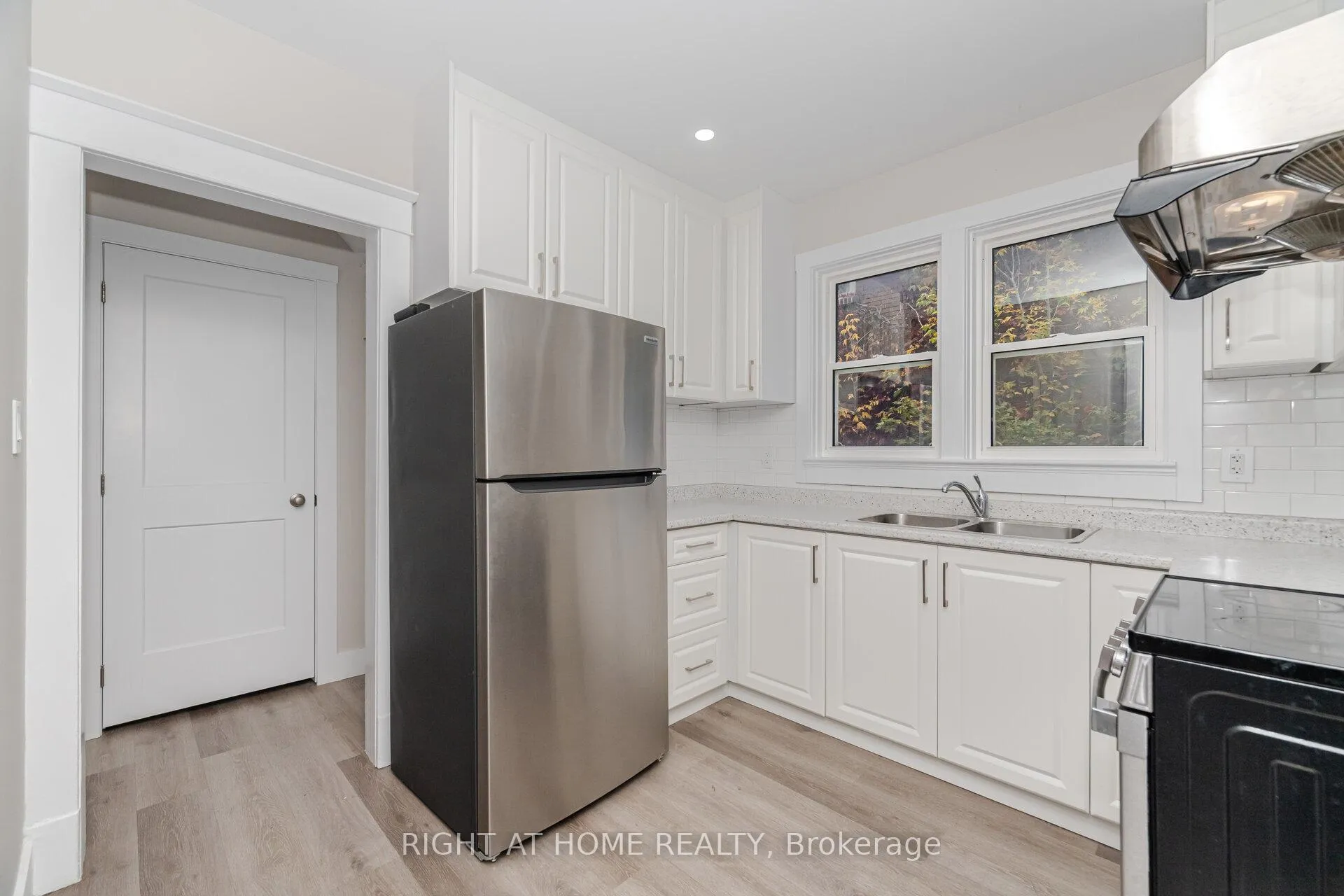 Photo 18 of 152 Weber Street E, Kitchener — HOMEH