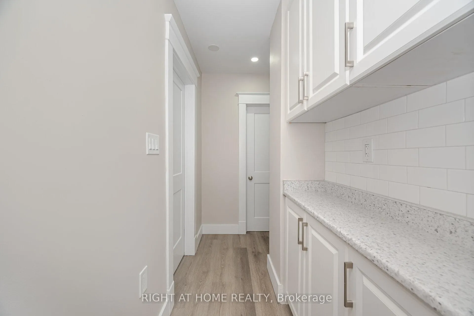 Photo 23 of 152 Weber Street E, Kitchener — HOMEH