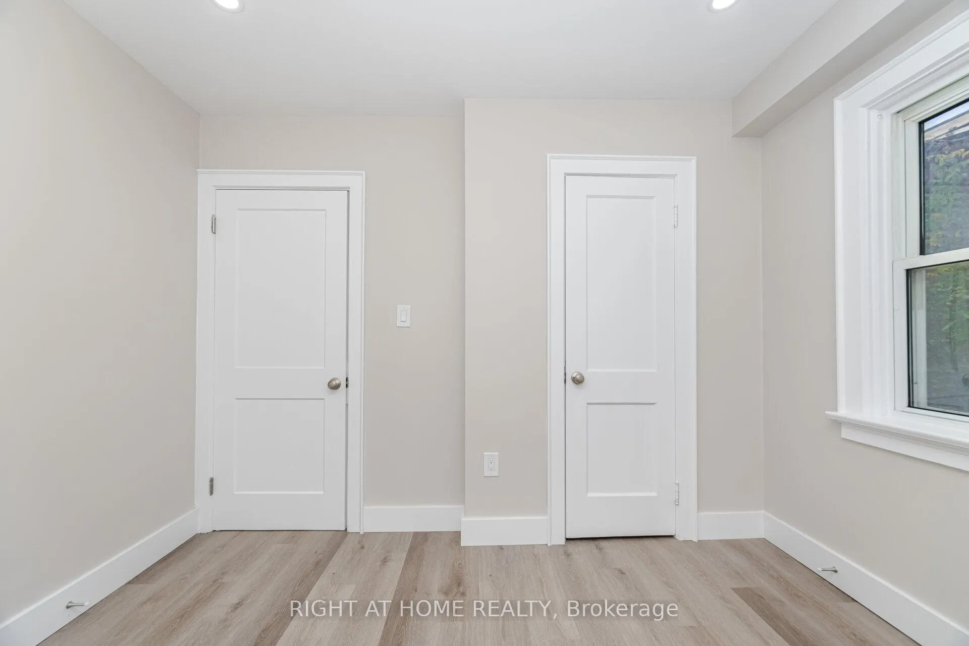 Photo 27 of 152 Weber Street E, Kitchener — HOMEH