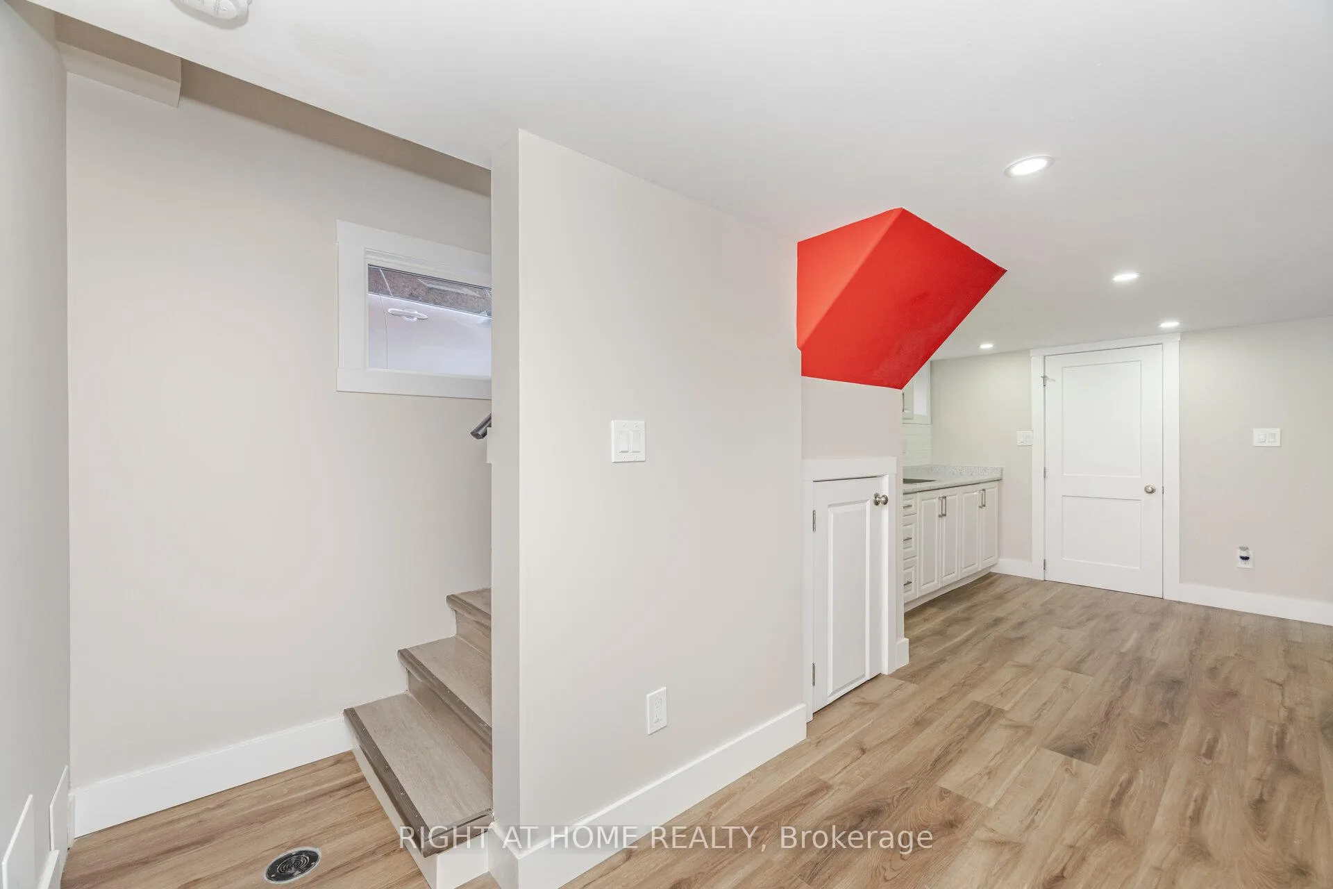 Photo 31 of 152 Weber Street E, Kitchener — HOMEH