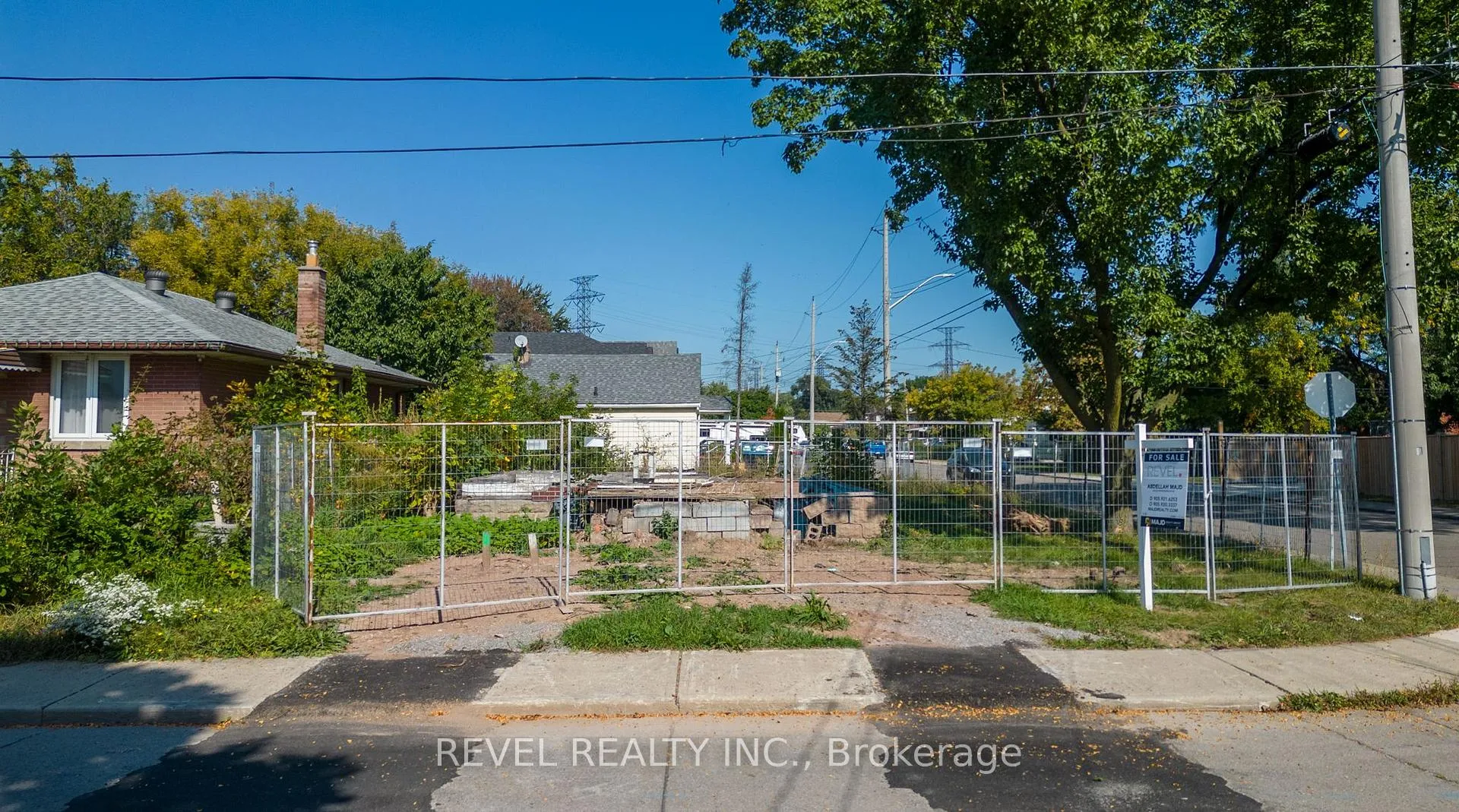 Photo 3 of 213 Grace Avenue, Hamilton, Parkview — HOMEH