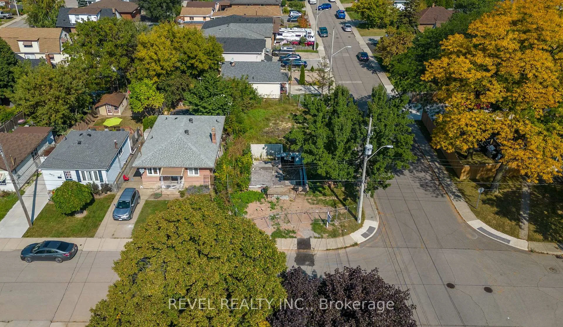Photo 10 of 213 Grace Avenue, Hamilton, Parkview — HOMEH