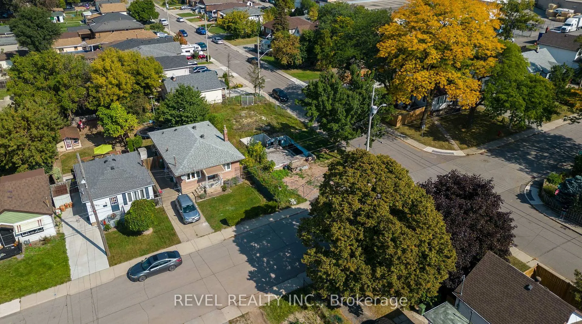 Photo 11 of 213 Grace Avenue, Hamilton, Parkview — HOMEH