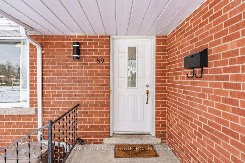 Photo 2 of 59 Kings Forest Drive, Hamilton, Huntington — HOMEH
