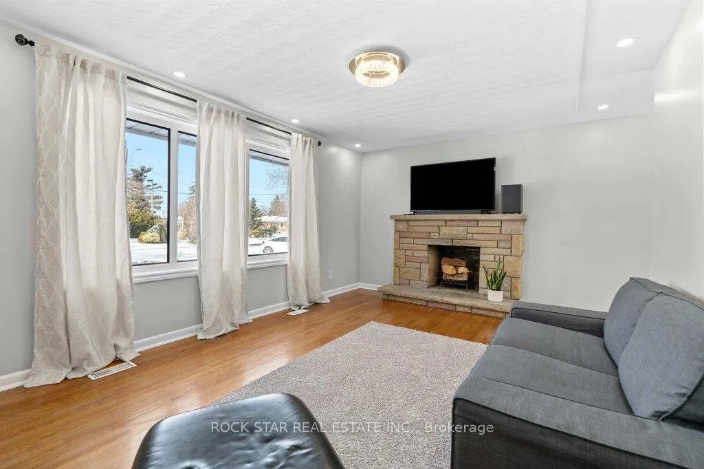 Photo 4 of 59 Kings Forest Drive, Hamilton, Huntington — HOMEH