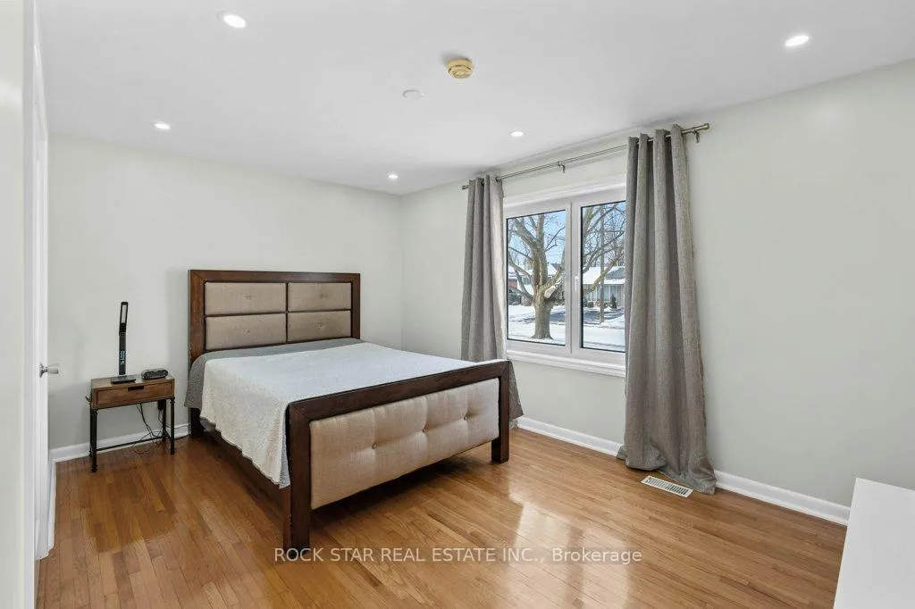 Photo 12 of 59 Kings Forest Drive, Hamilton, Huntington — HOMEH