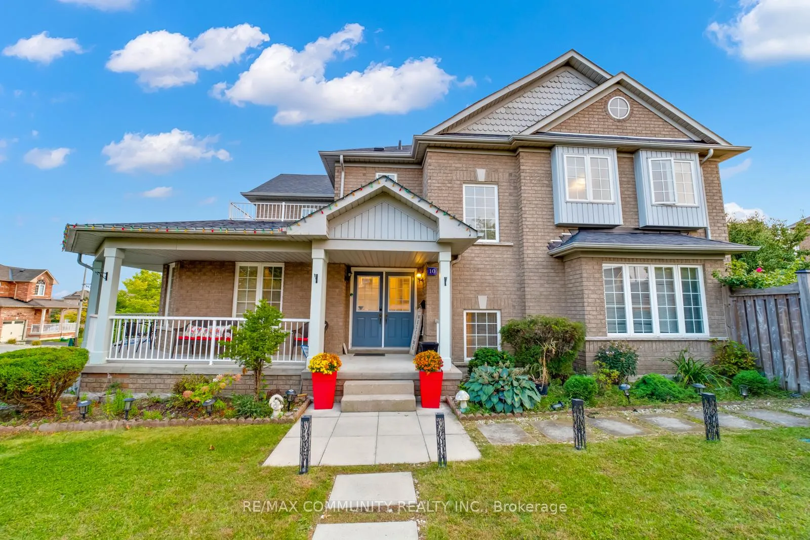 Photo 2 of 10 Shuttleworth Drive, Clarington, Courtice — HOMEH