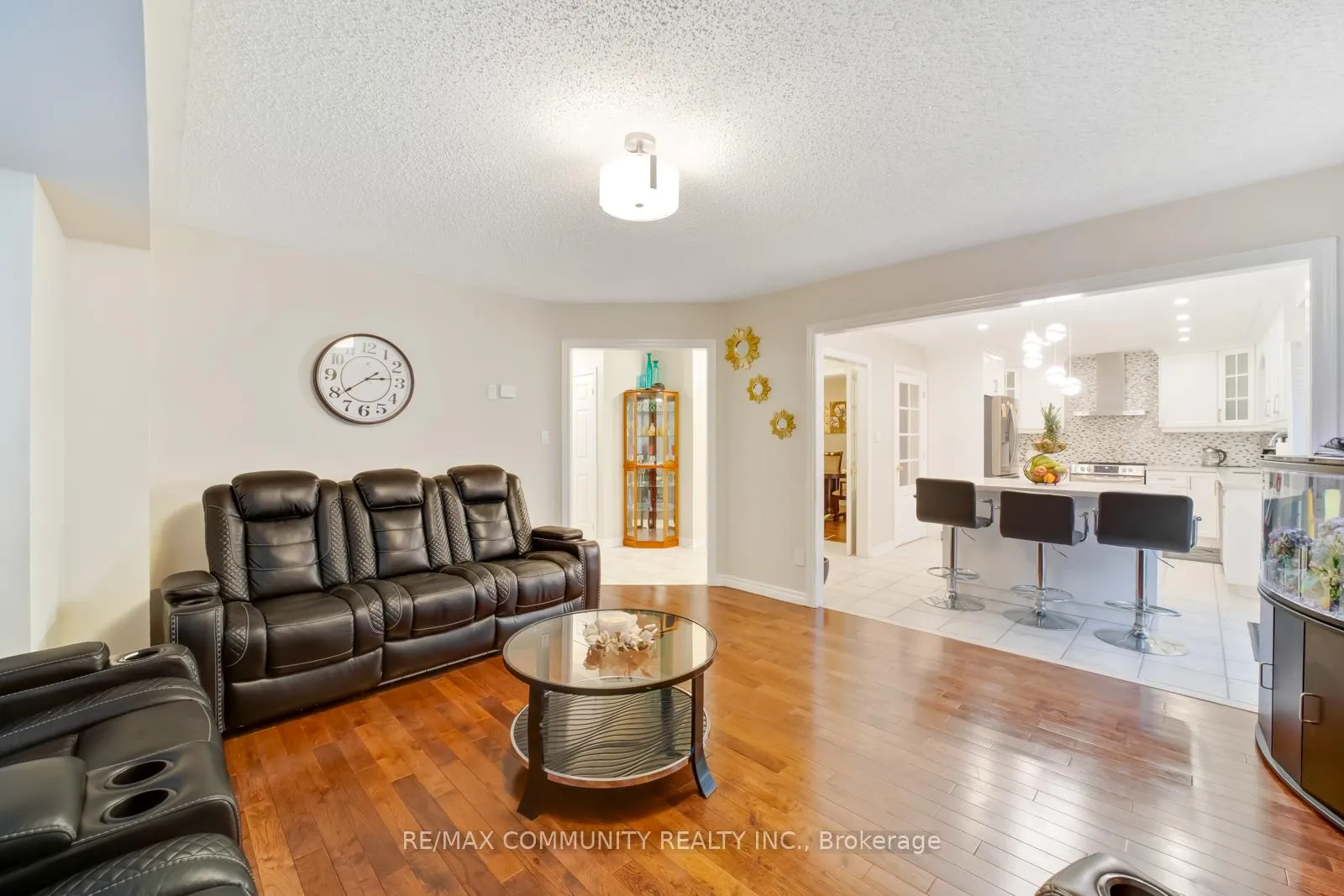 Photo 7 of 10 Shuttleworth Drive, Clarington, Courtice — HOMEH