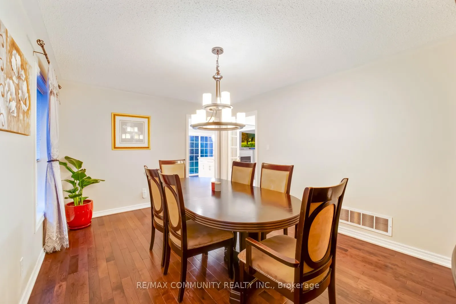Photo 11 of 10 Shuttleworth Drive, Clarington, Courtice — HOMEH