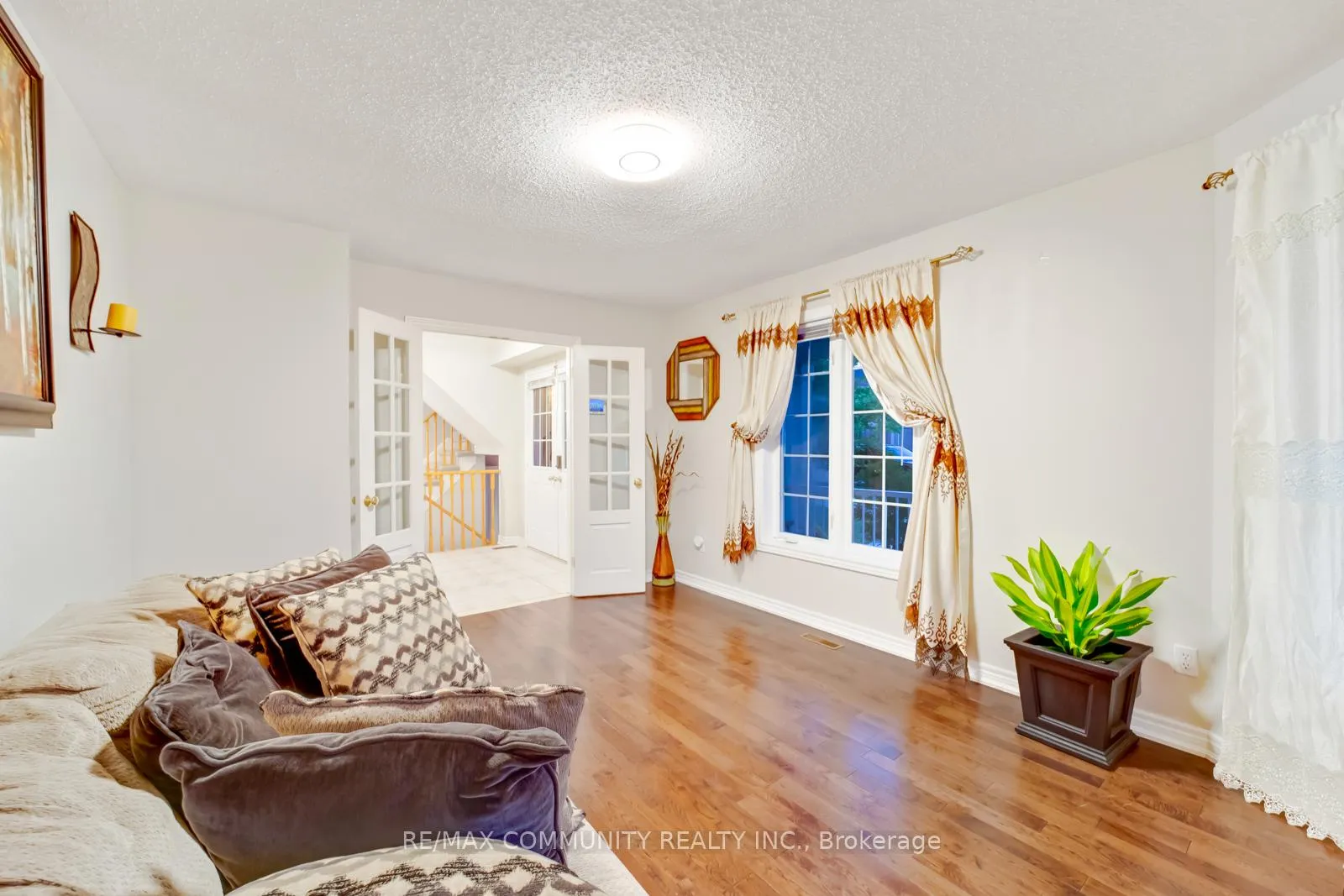 Photo 12 of 10 Shuttleworth Drive, Clarington, Courtice — HOMEH