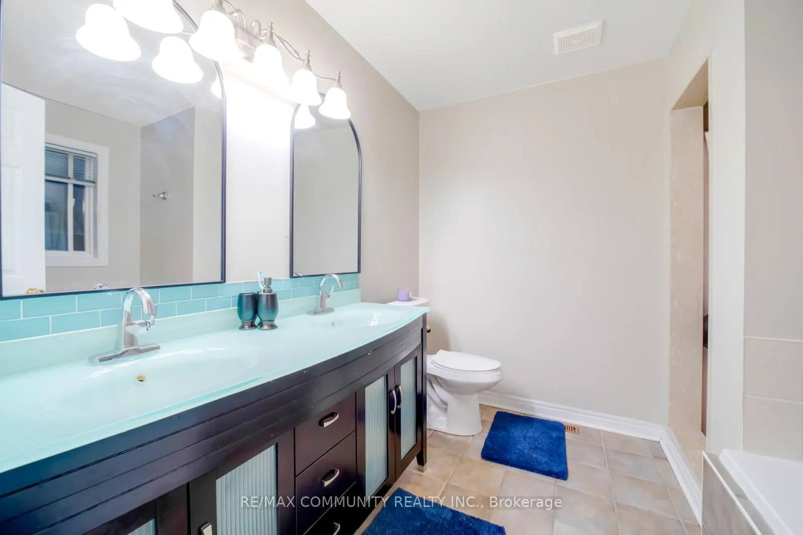 Photo 16 of 10 Shuttleworth Drive, Clarington, Courtice — HOMEH