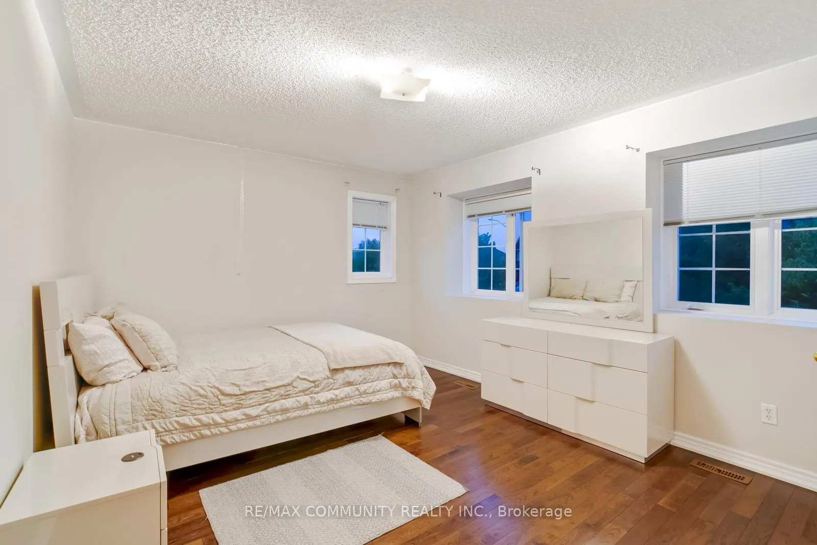 Photo 17 of 10 Shuttleworth Drive, Clarington, Courtice — HOMEH