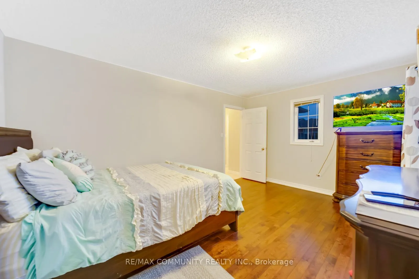 Photo 22 of 10 Shuttleworth Drive, Clarington, Courtice — HOMEH