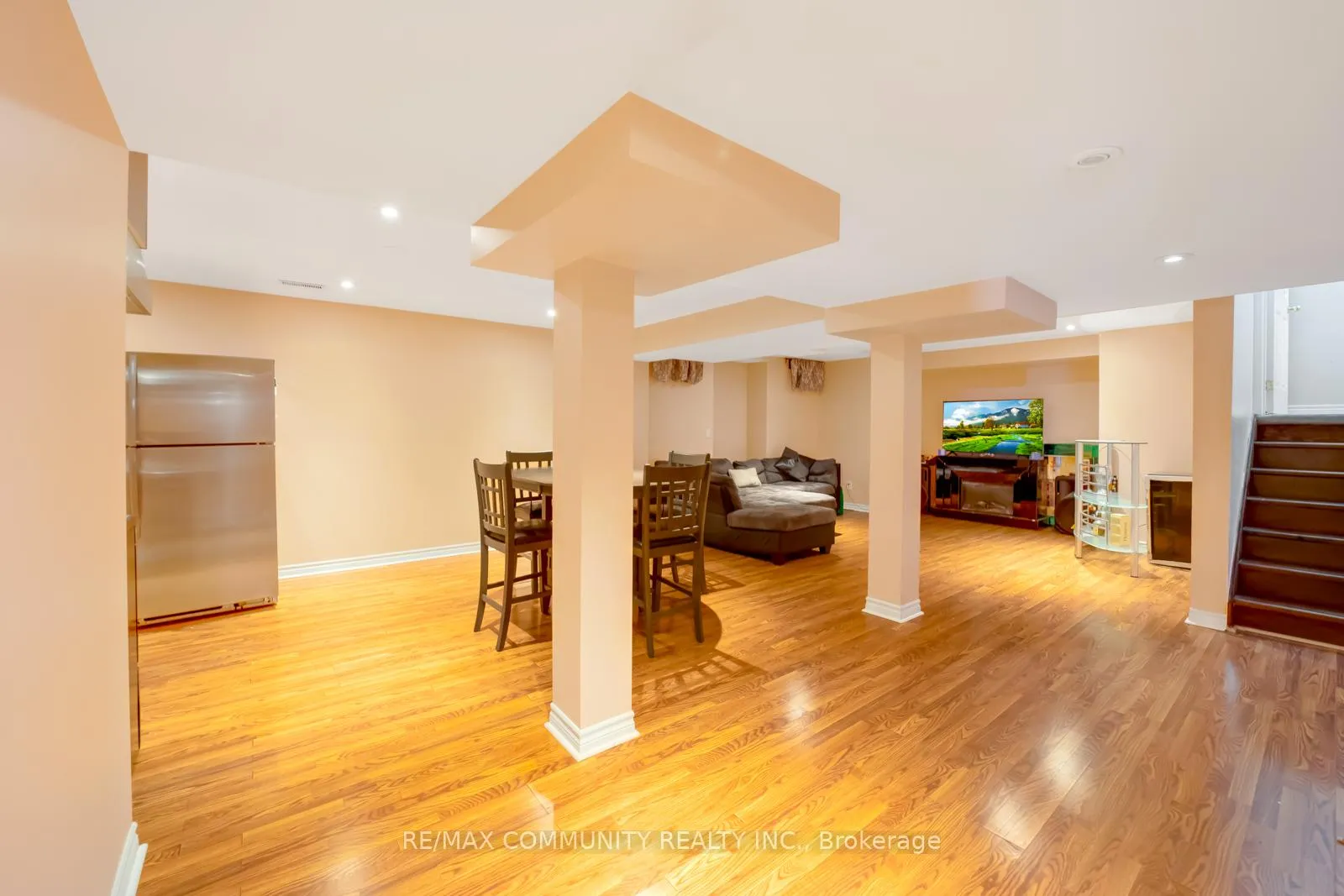 Photo 25 of 10 Shuttleworth Drive, Clarington, Courtice — HOMEH