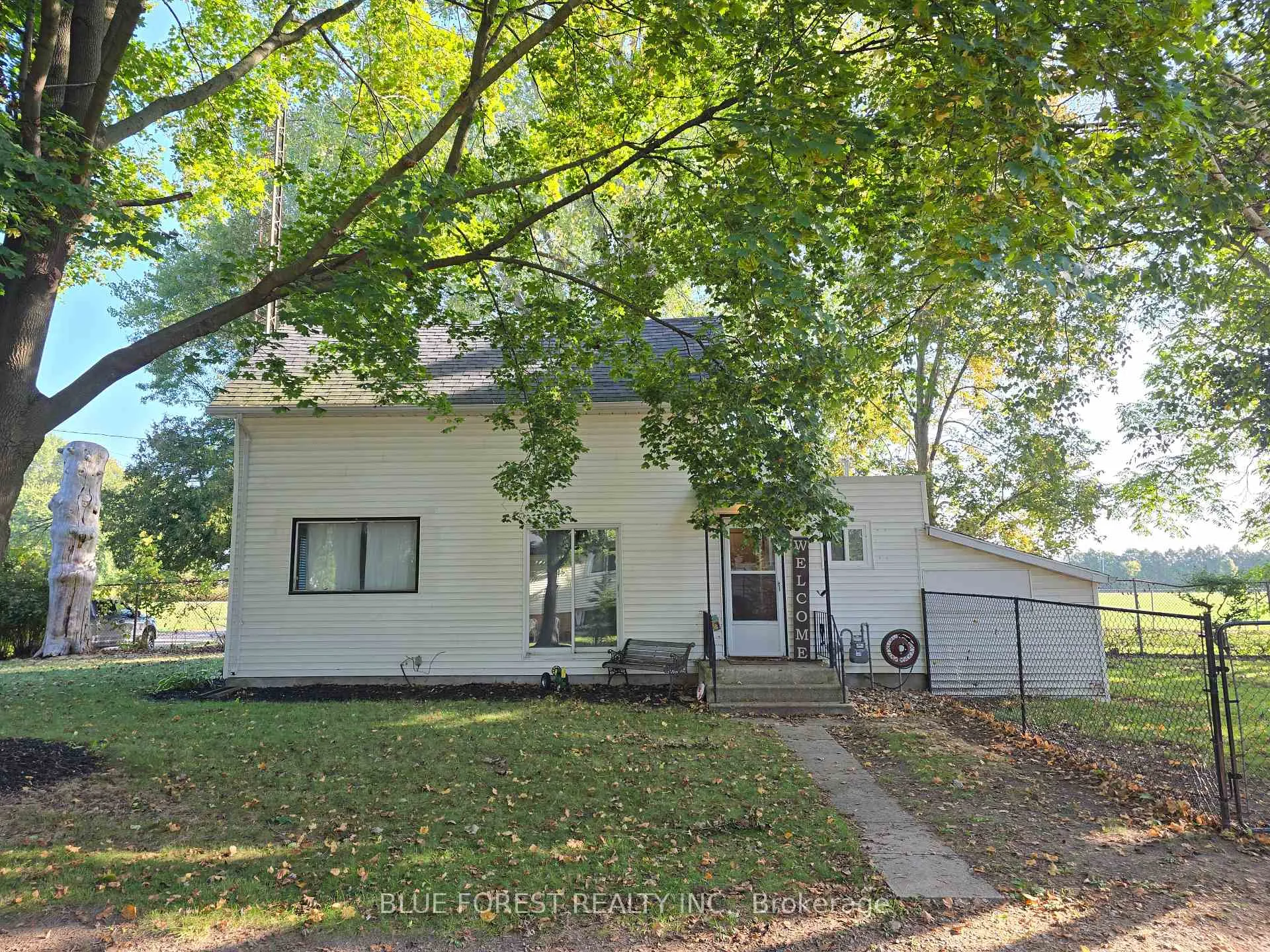 Photo 4 of 138 Centre Street, West Elgin, Rodney — HOMEH